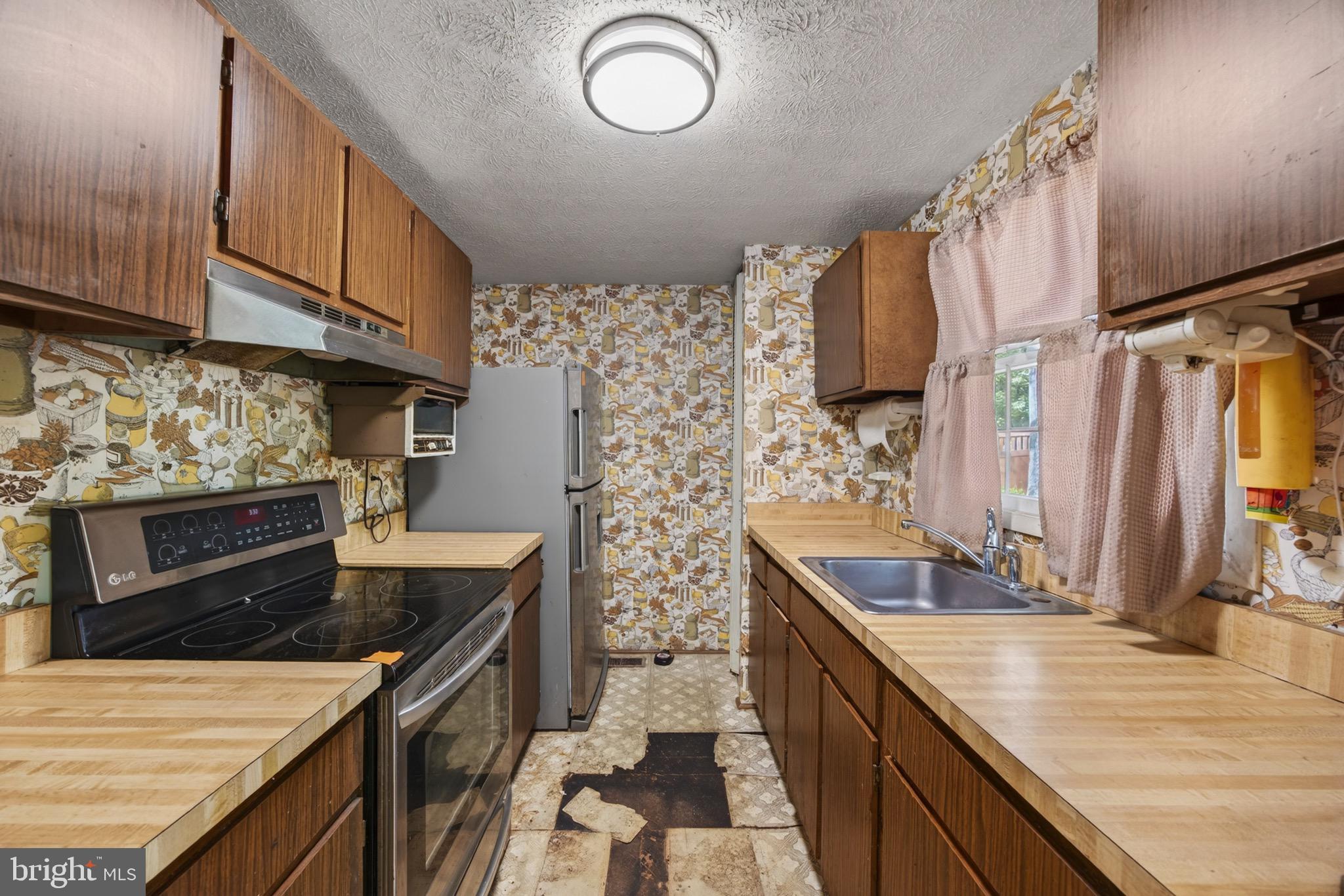 WEDGEWOOD FOREST - Residential