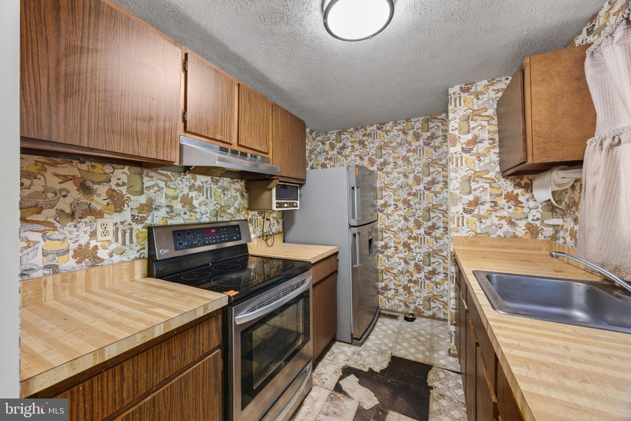 WEDGEWOOD FOREST - Residential