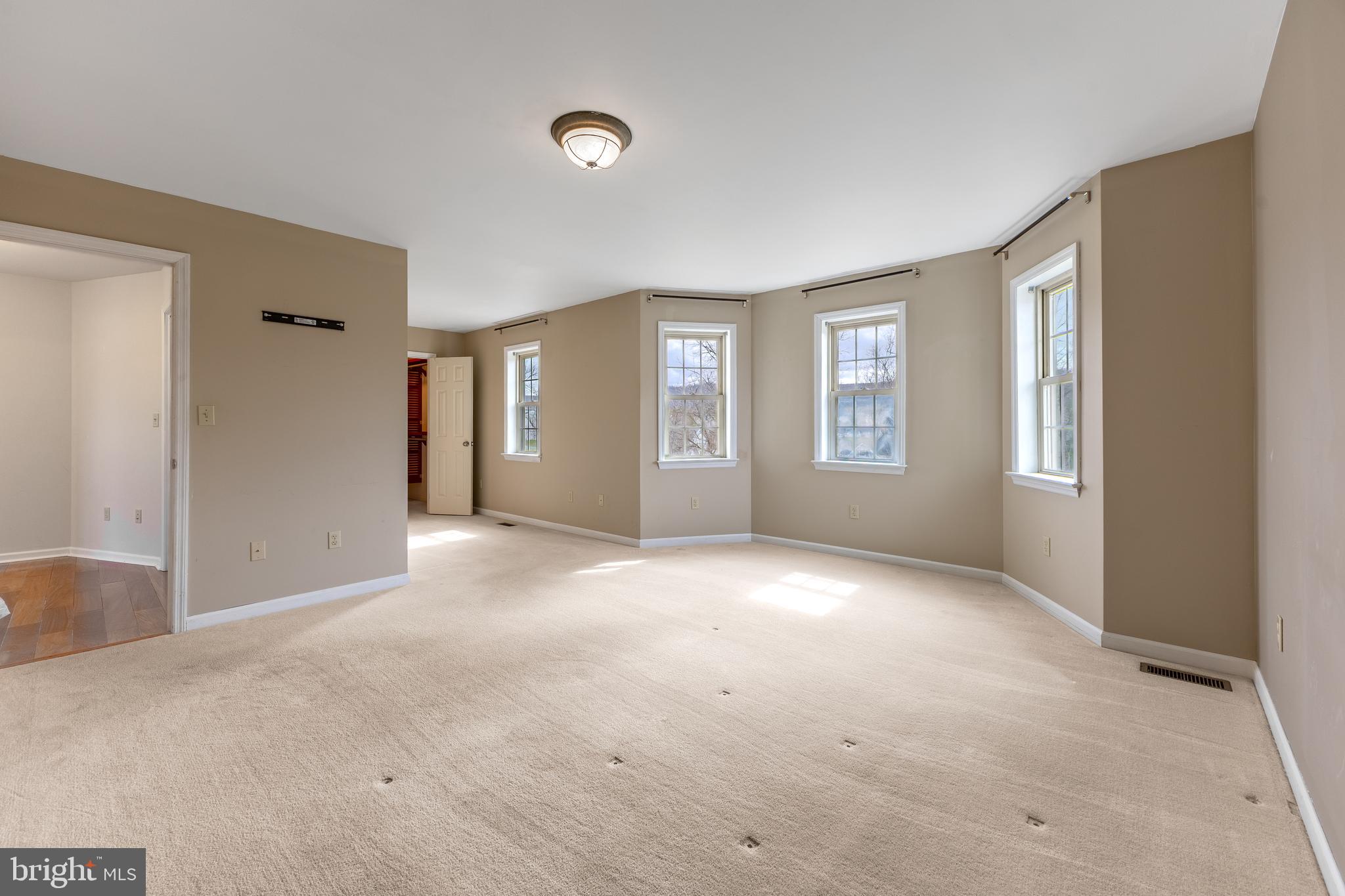 STONEHENGE - Residential