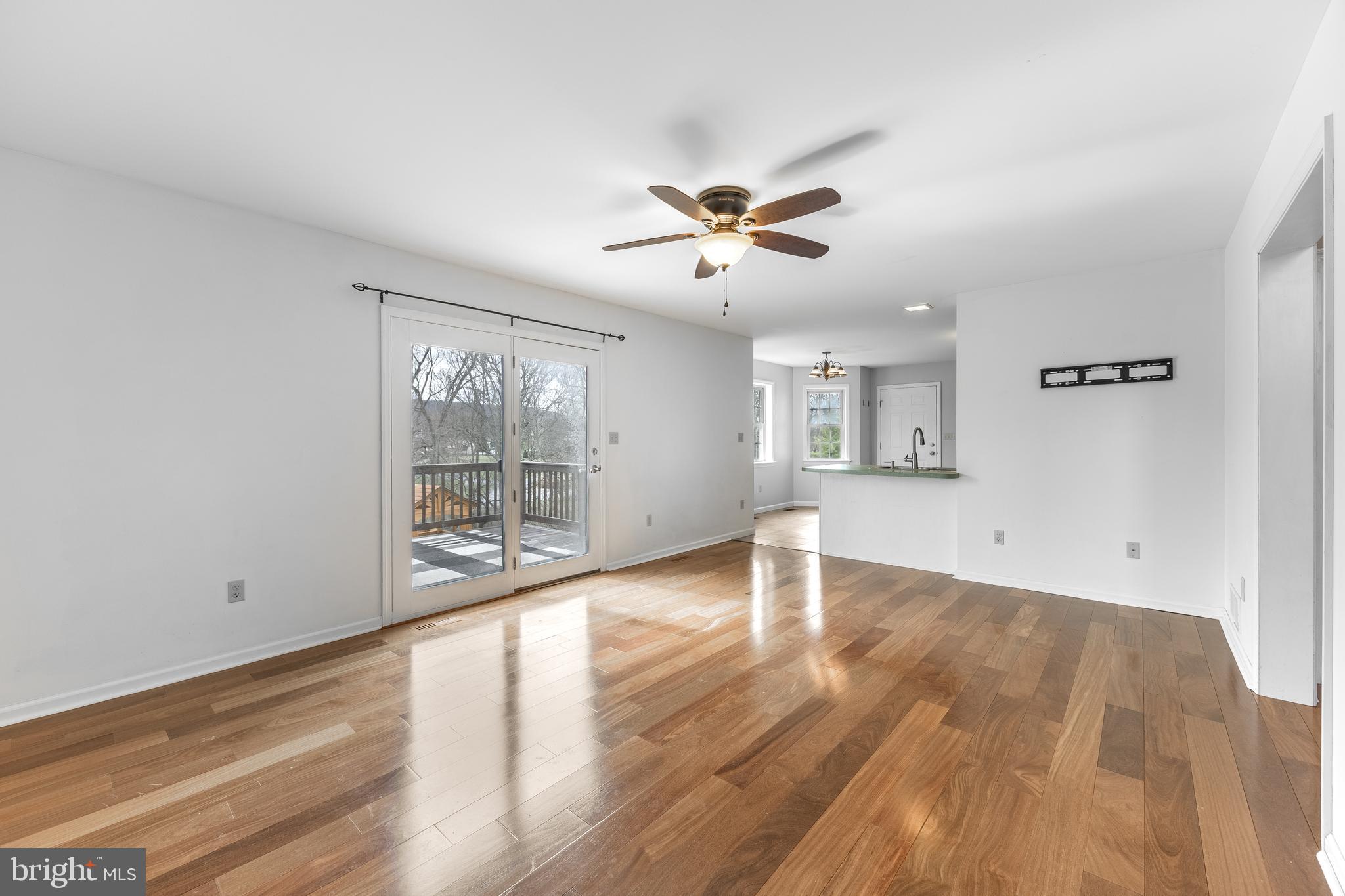 STONEHENGE - Residential