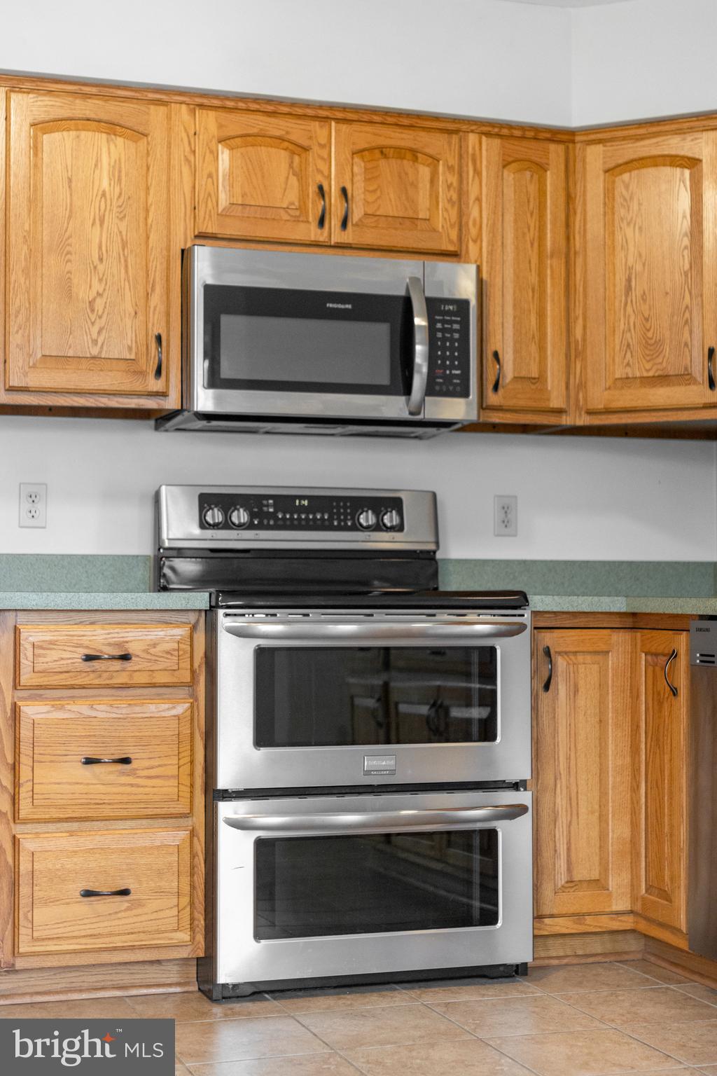 STONEHENGE - Residential