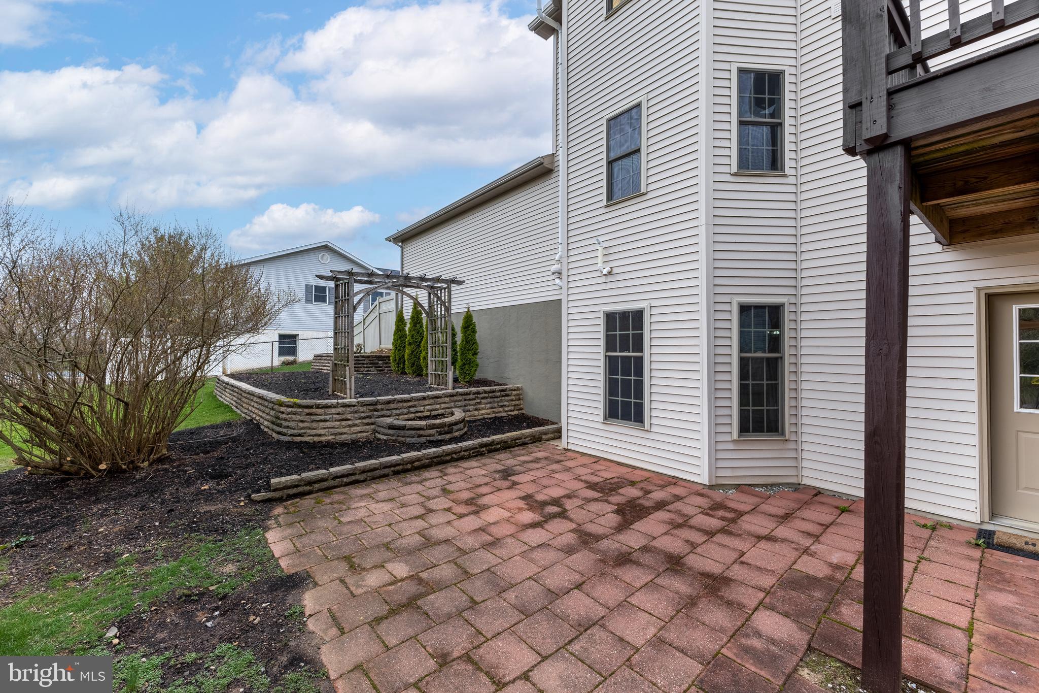 STONEHENGE - Residential