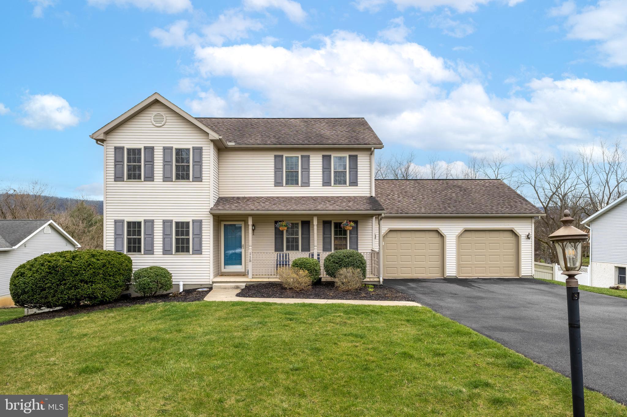 STONEHENGE - Residential