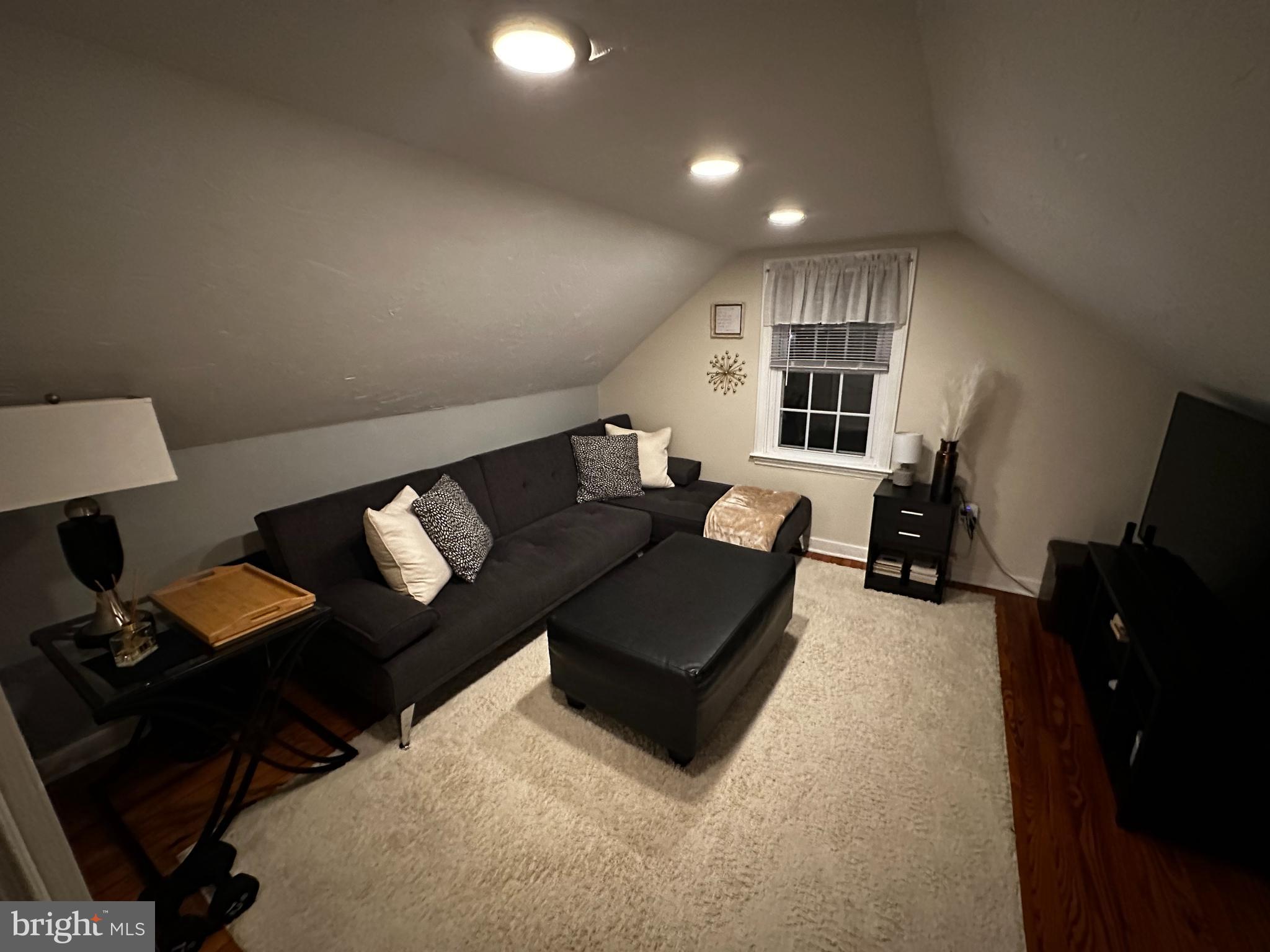 PARK VILLAGE - Residential