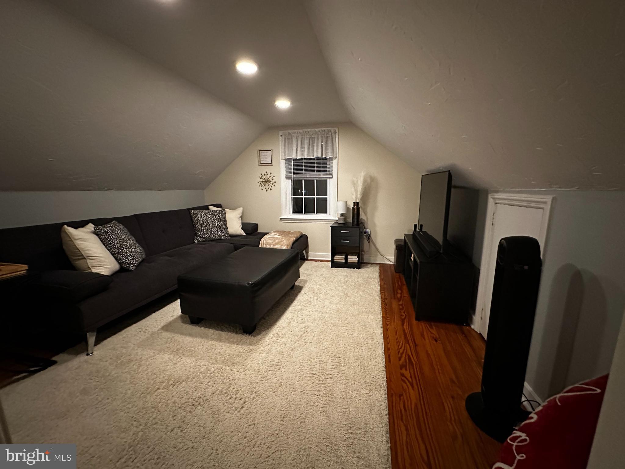 PARK VILLAGE - Residential