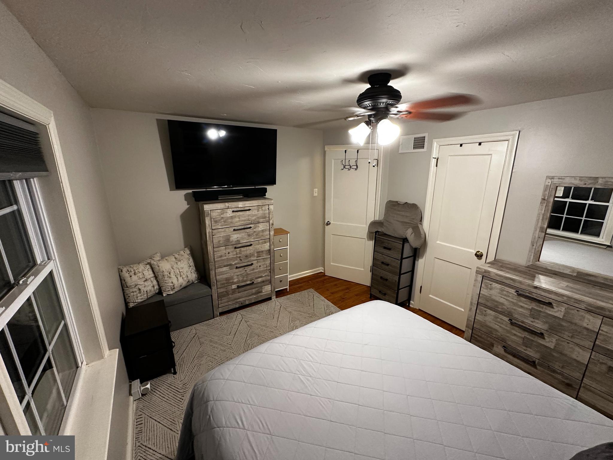 PARK VILLAGE - Residential