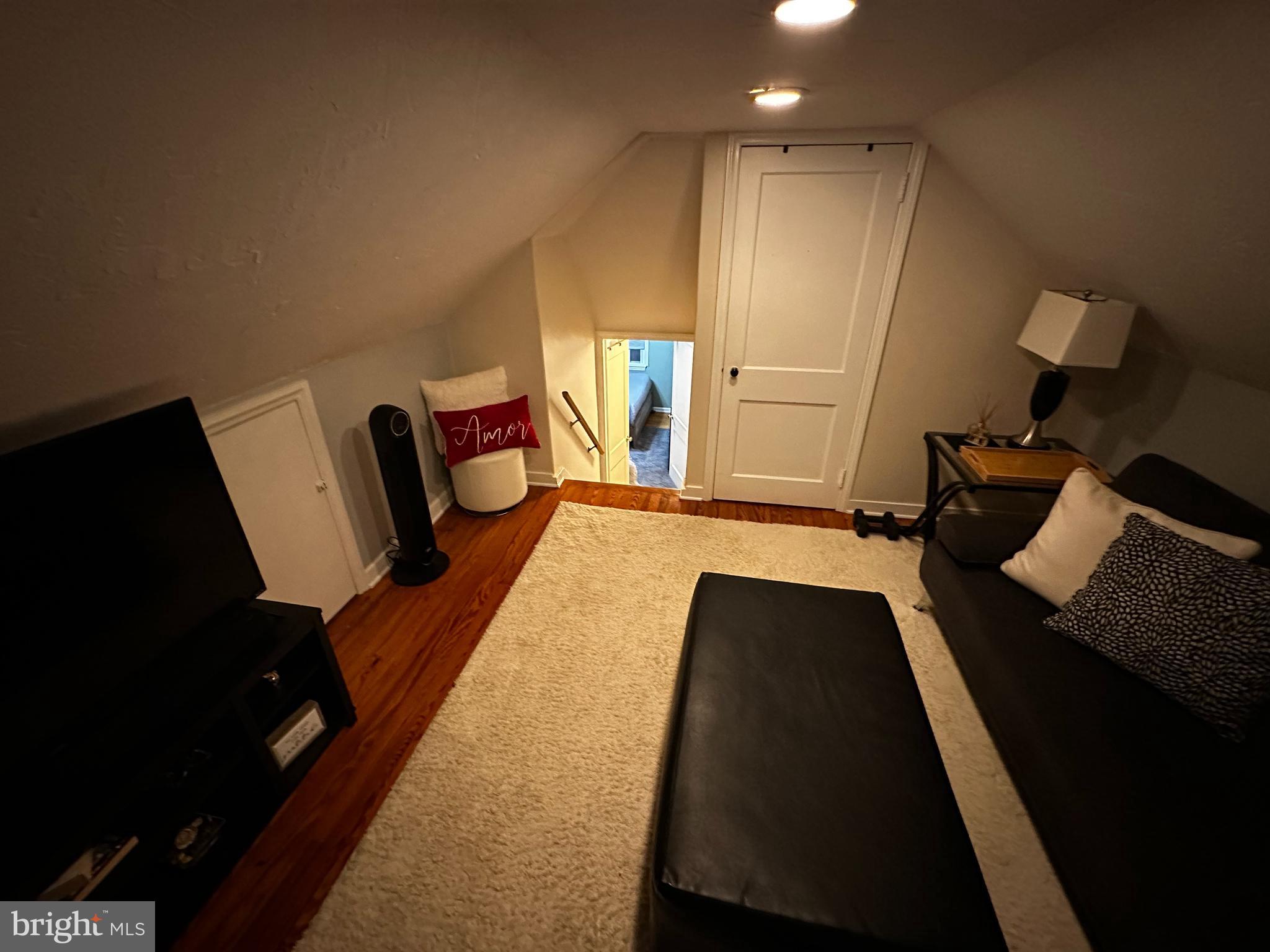 PARK VILLAGE - Residential