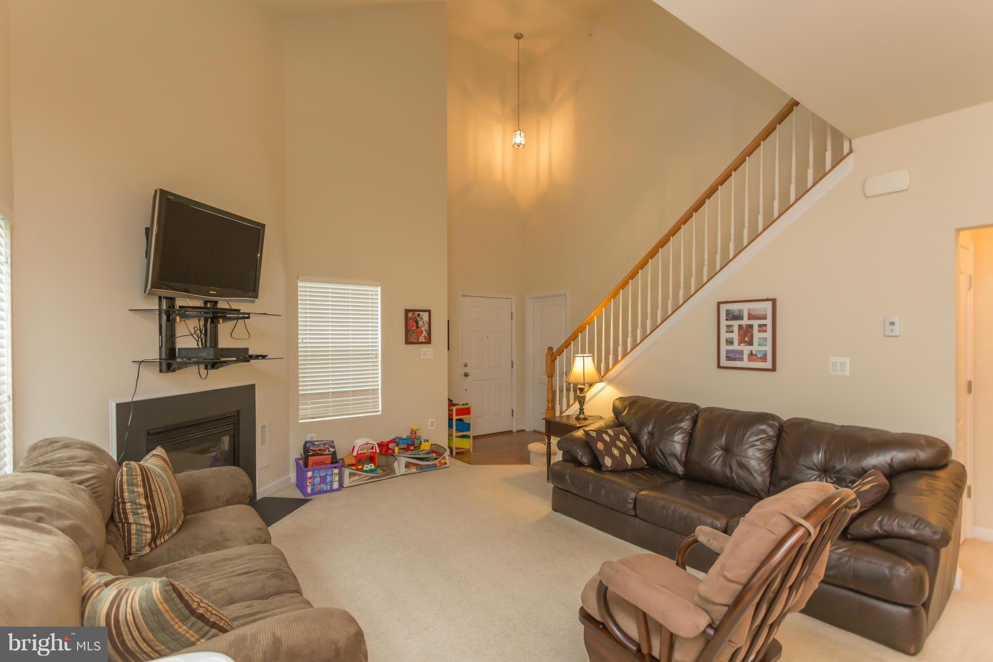 CHATSWORTH VILLAGE CONDO - Residential
