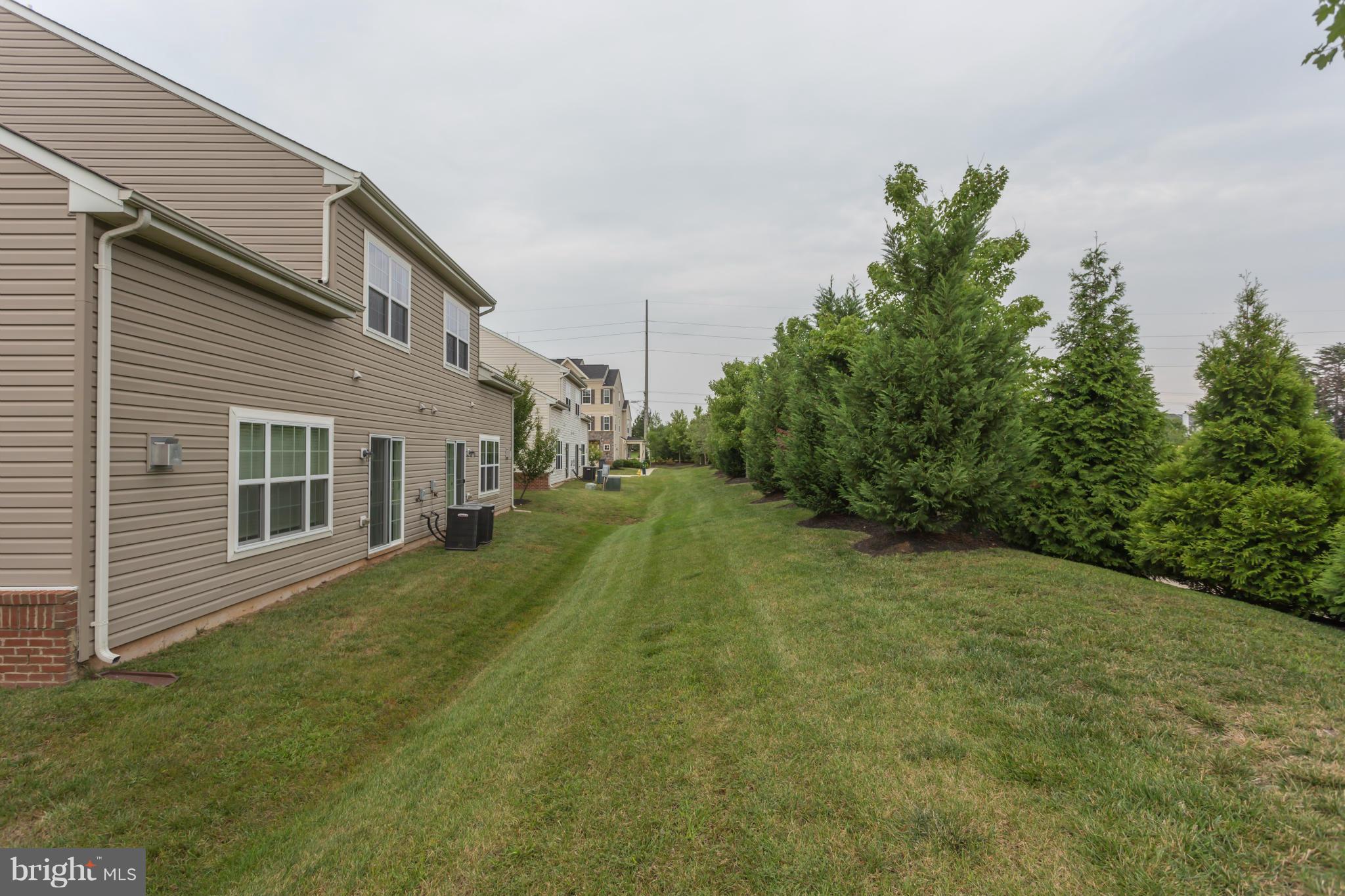 CHATSWORTH VILLAGE CONDO - Residential