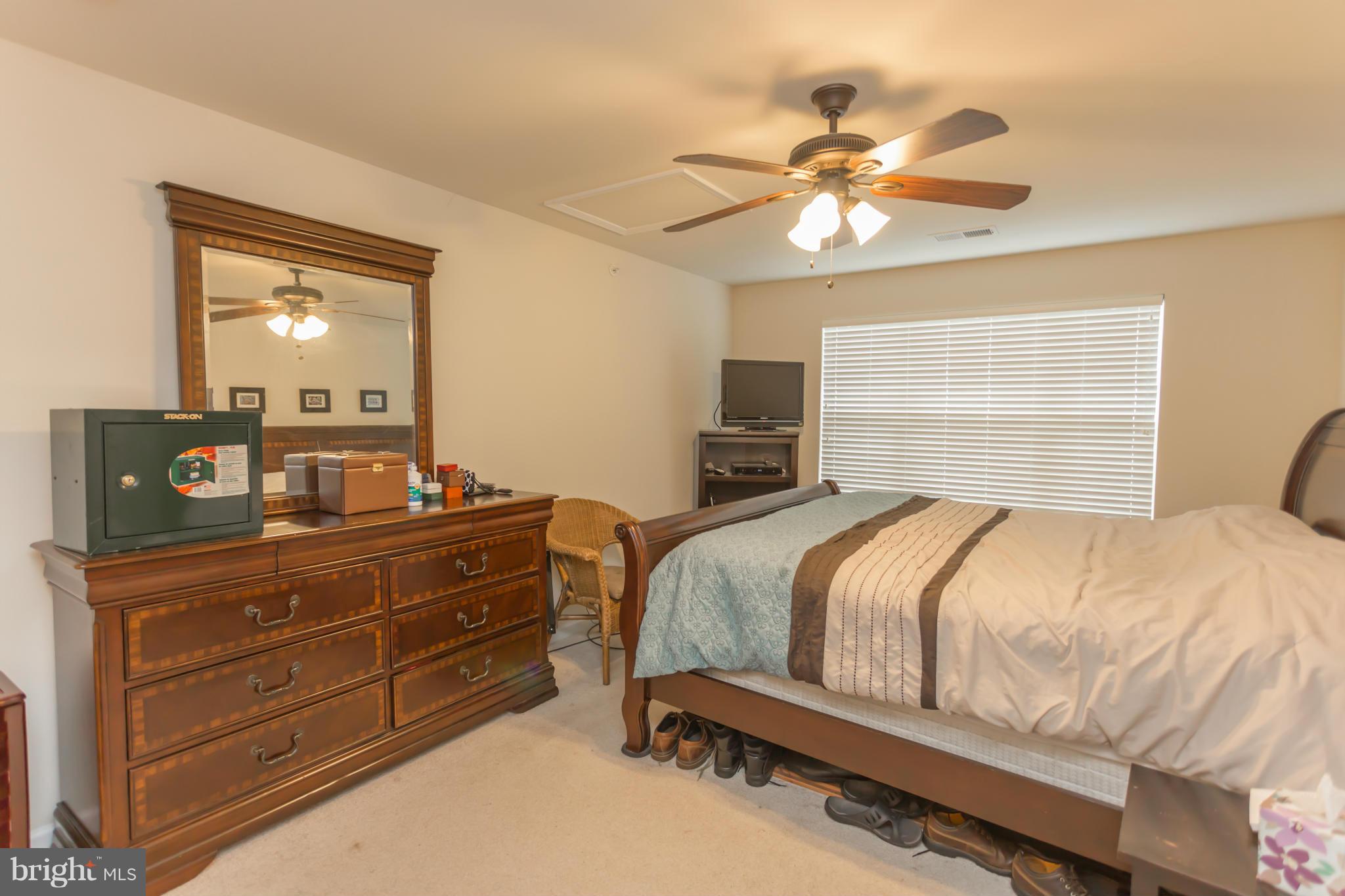 CHATSWORTH VILLAGE CONDO - Residential