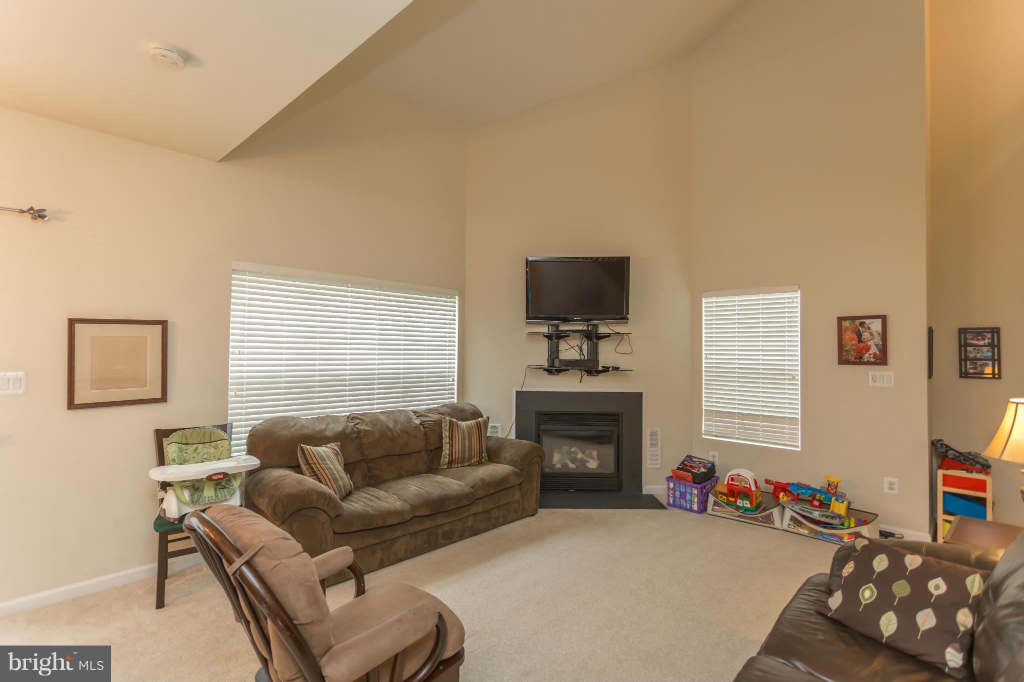 CHATSWORTH VILLAGE CONDO - Residential