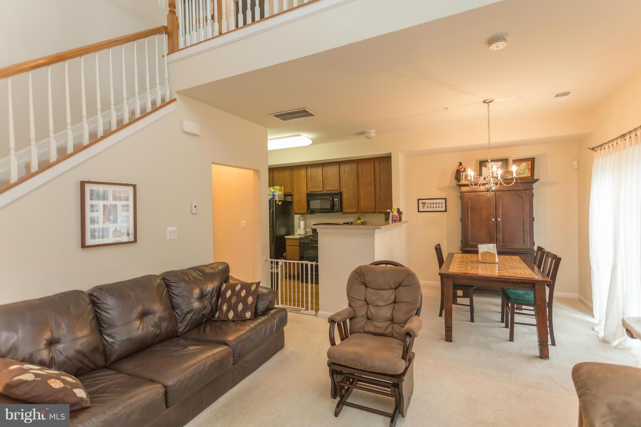 CHATSWORTH VILLAGE CONDO - Residential