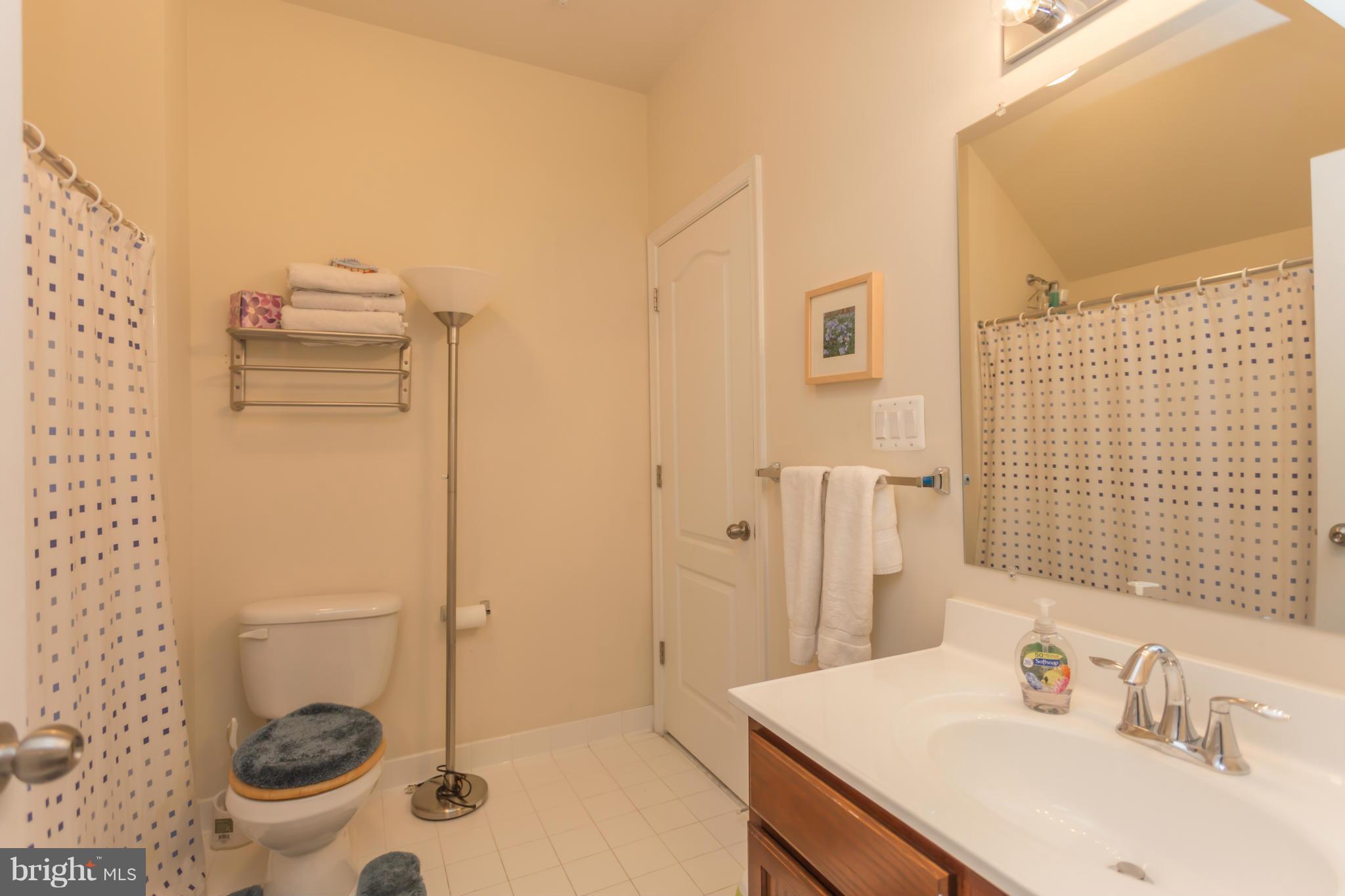 CHATSWORTH VILLAGE CONDO - Residential