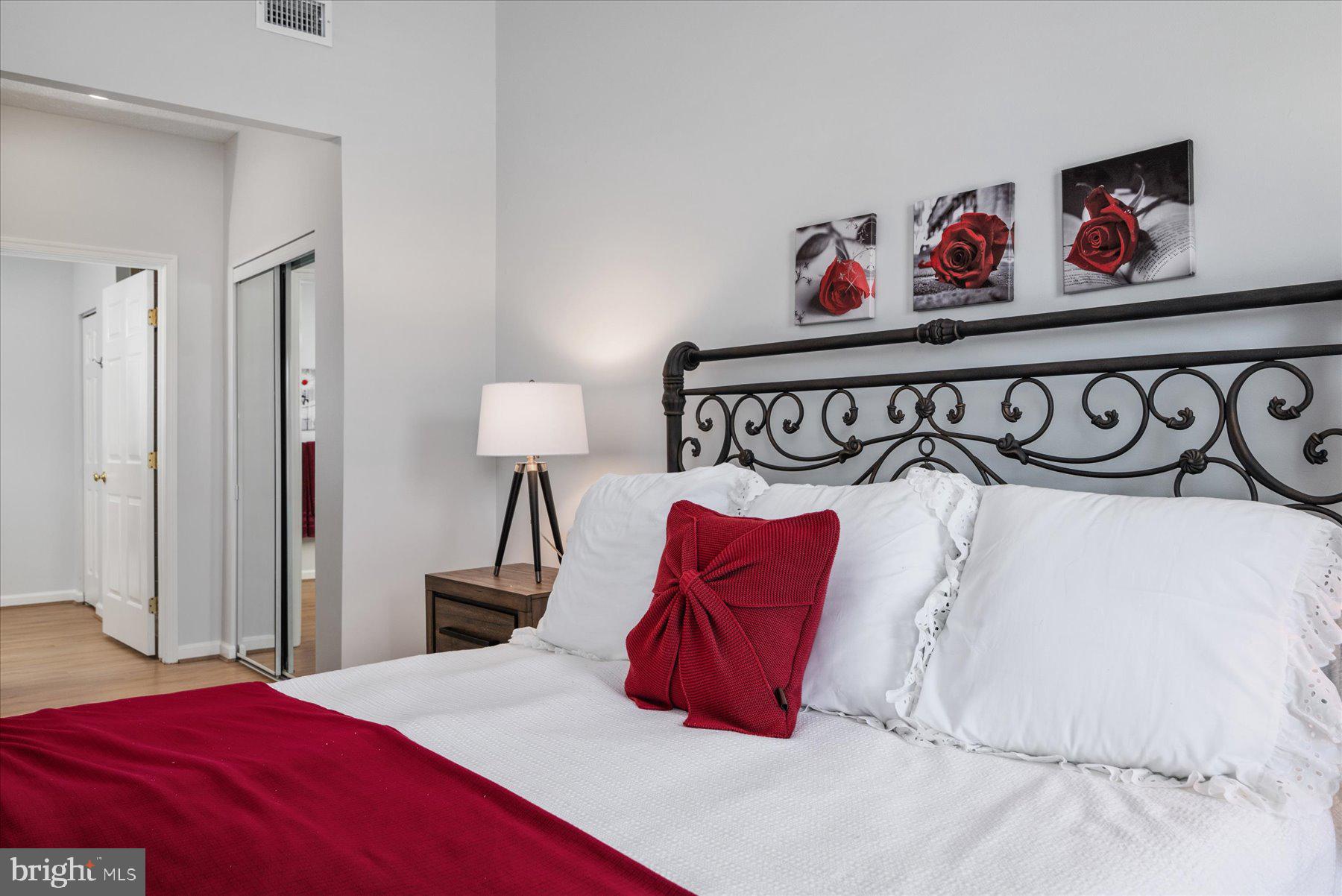 PINEY ORCHARD - Residential