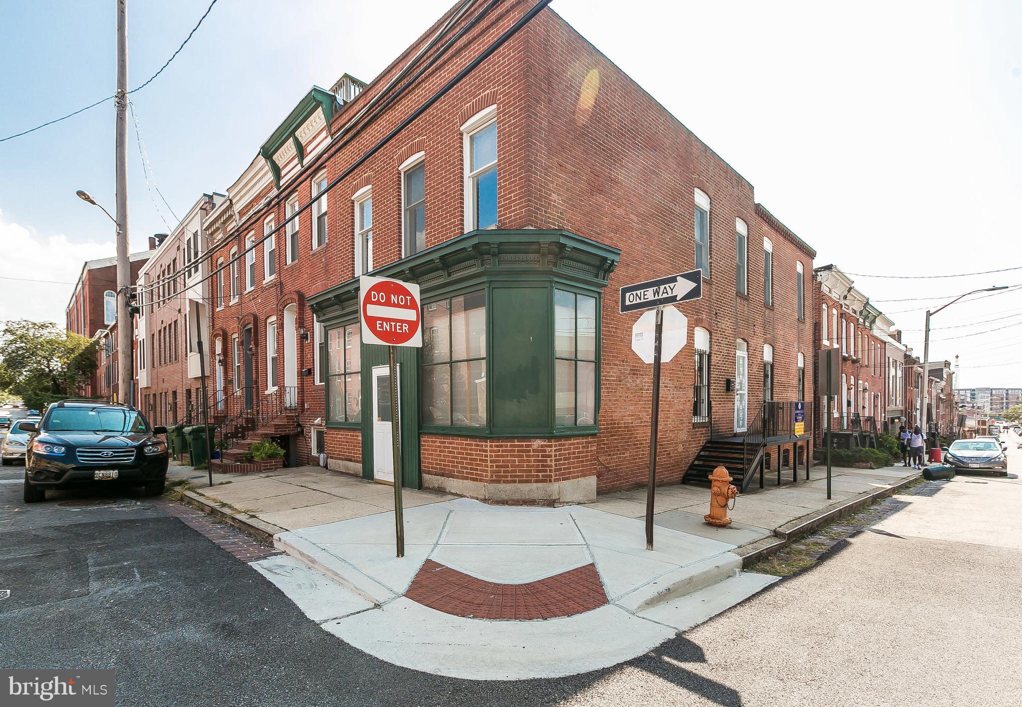 TERRIFIC EOG 2 UNIT BUILDING IN THE HEART OF HISTORIC FEDERAL HILL! WONDERFUL 1 BR 1ST FLR UNIT (RENTED FOR $1095) W/ TALL CEILINGS, OPEN FLR PLAN, HUGE BR & OFFICE, WD FLRS, LARGE LVG RM, LOVELY KIT, DNG SPACE & INSIDE ACCESS TO W/D. 2ND FLR IS ANOTHER 1 BR UNIT (VACANT) W/SEP GATED ENTRANCE, OPEN KIT & LVG RM, LARGE BR, SEP OFFICE, TONS OF WINDOWS, UPDATED BATH, PRIVATE REAR 2ND FLR DECK & MORE!