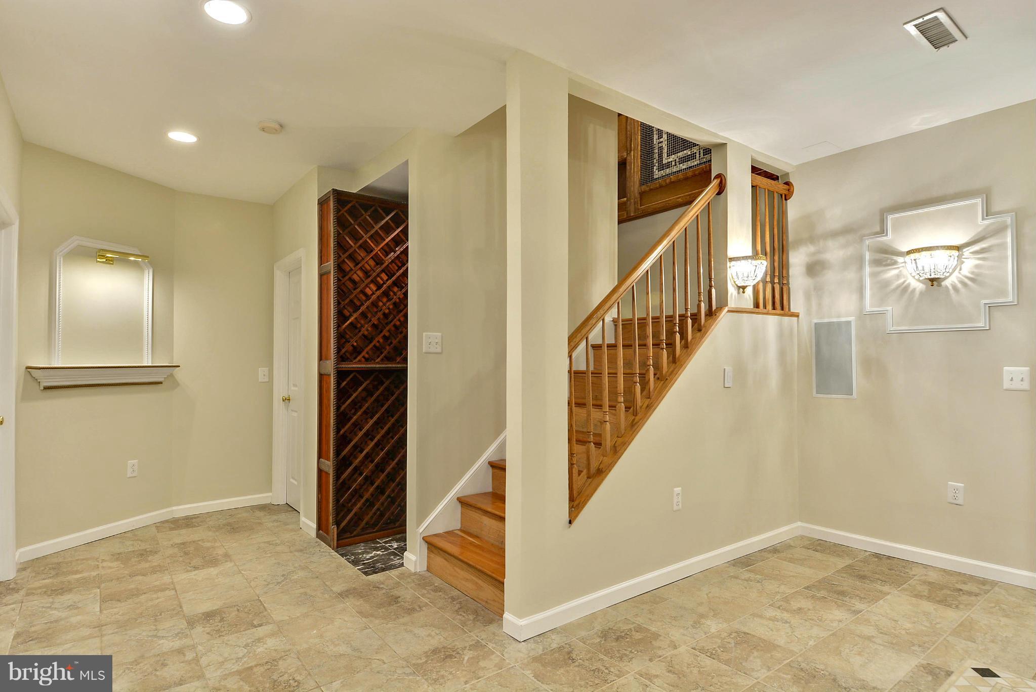 ROCKBURN MANOR - Residential