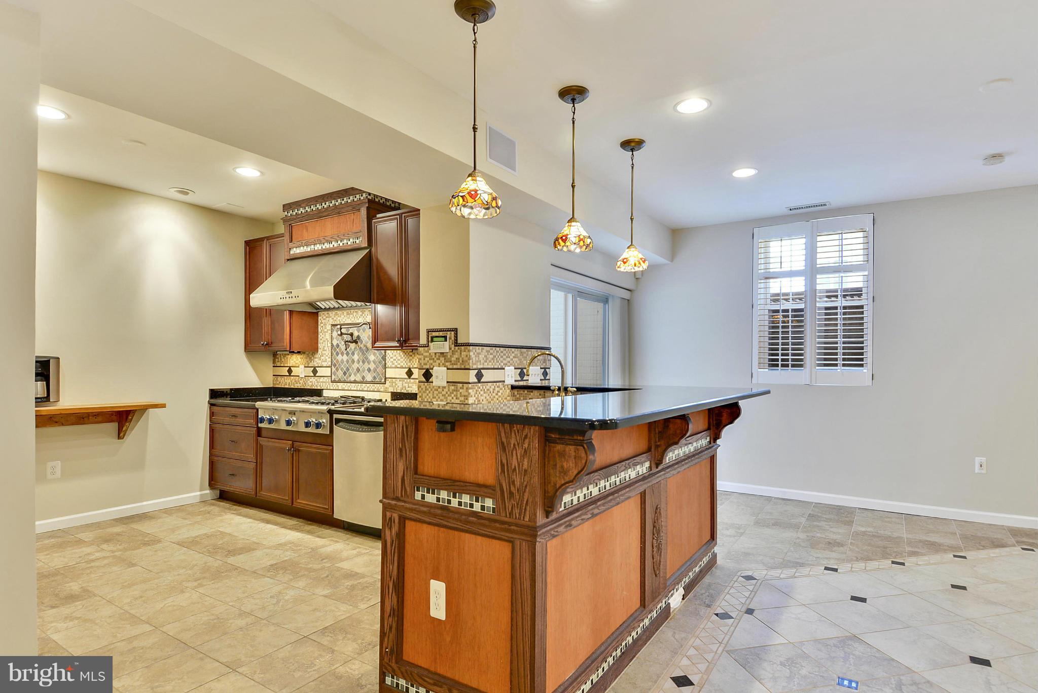 ROCKBURN MANOR - Residential