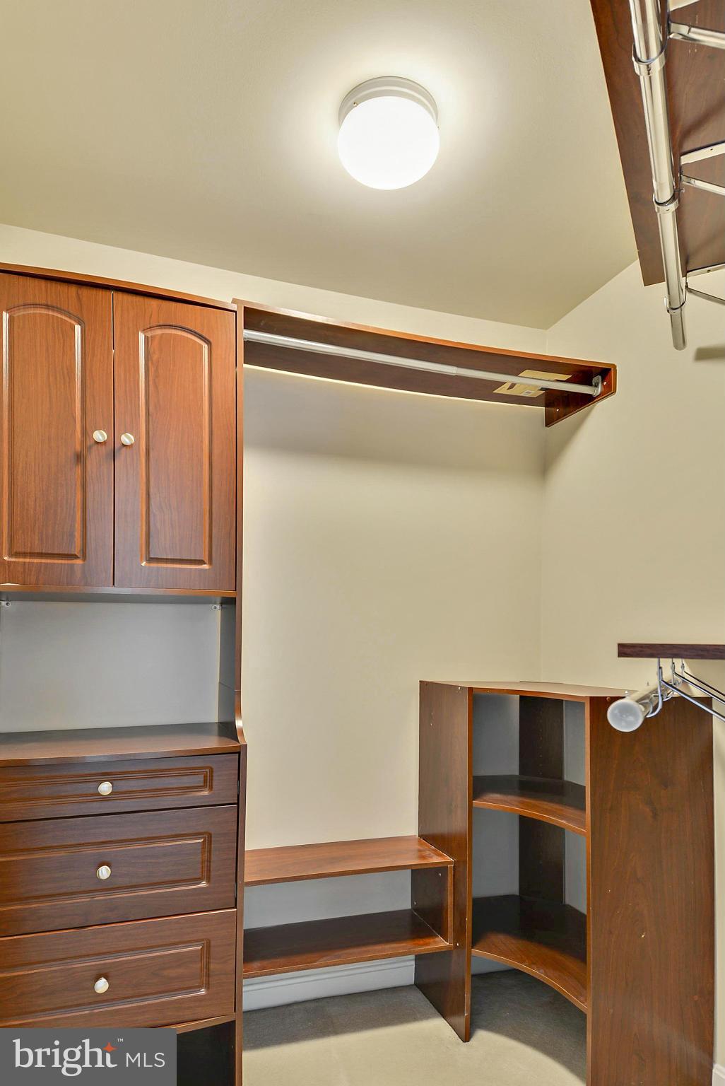 ROCKBURN MANOR - Residential