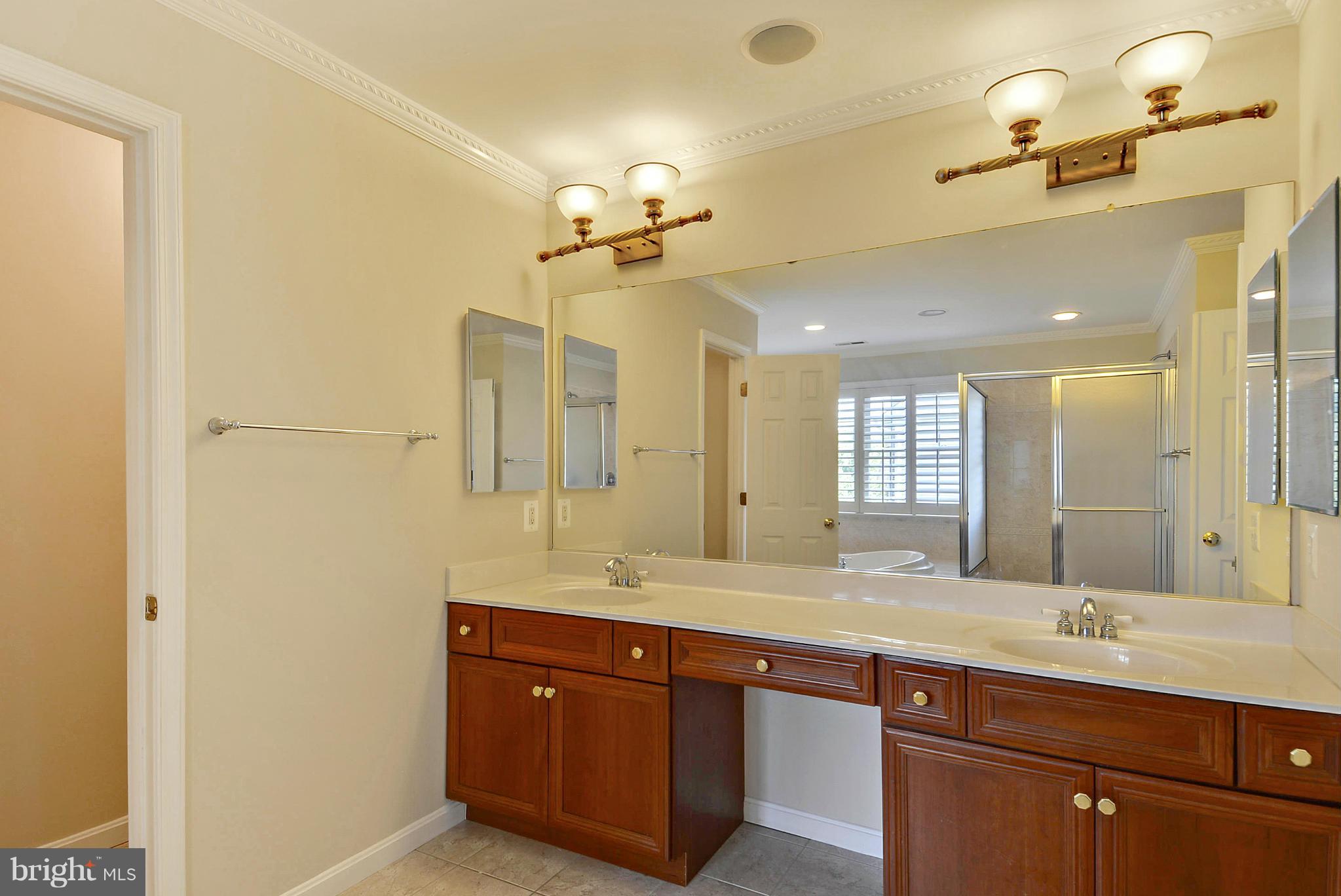 ROCKBURN MANOR - Residential