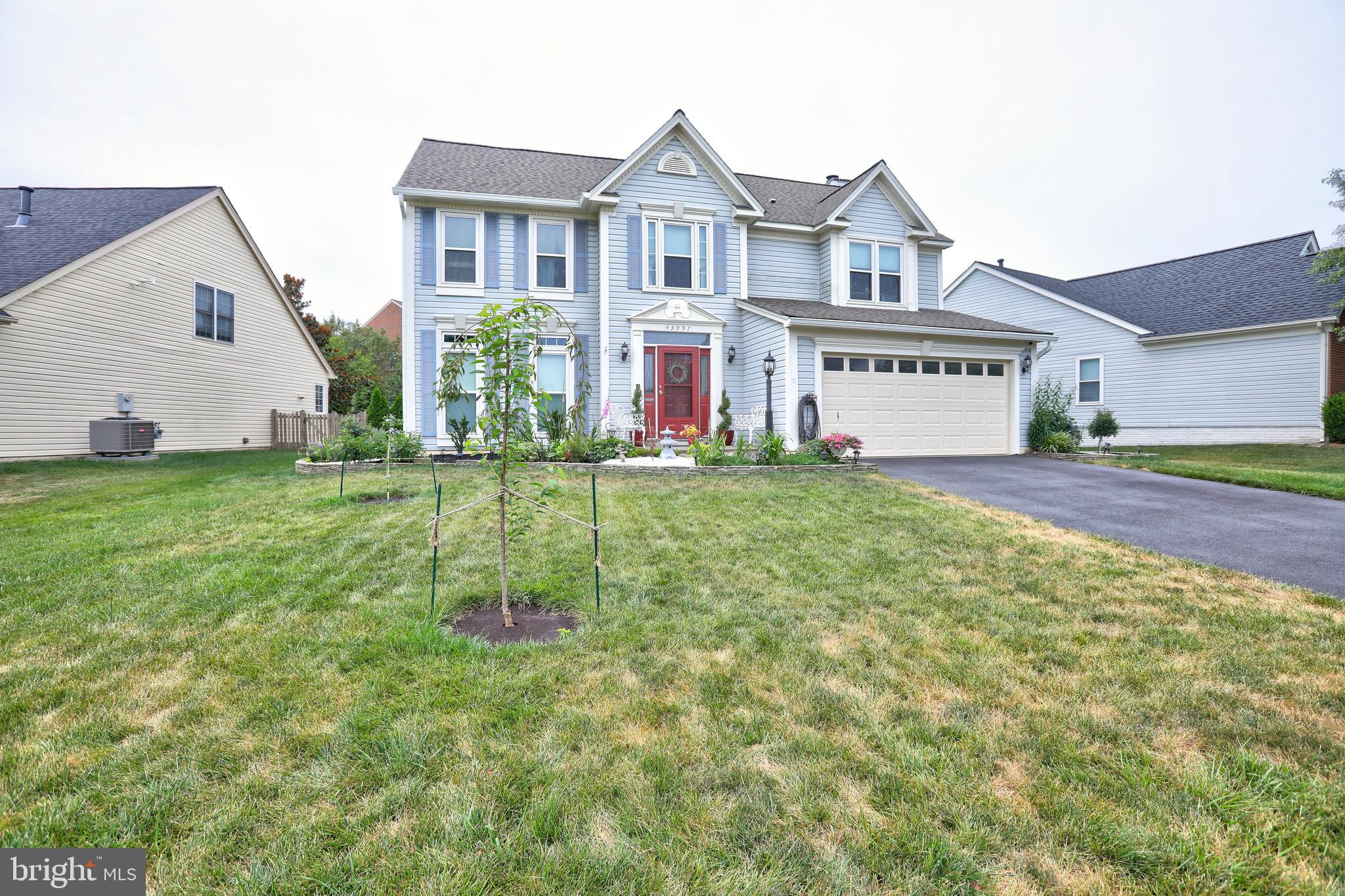 ASHBURN VILLAGE - Residential