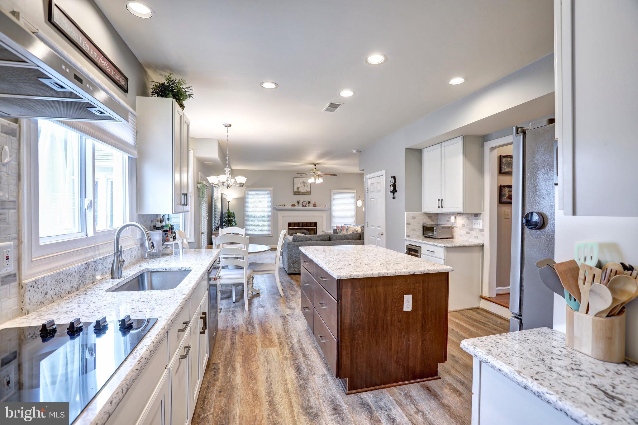 ASHBURN VILLAGE - Residential