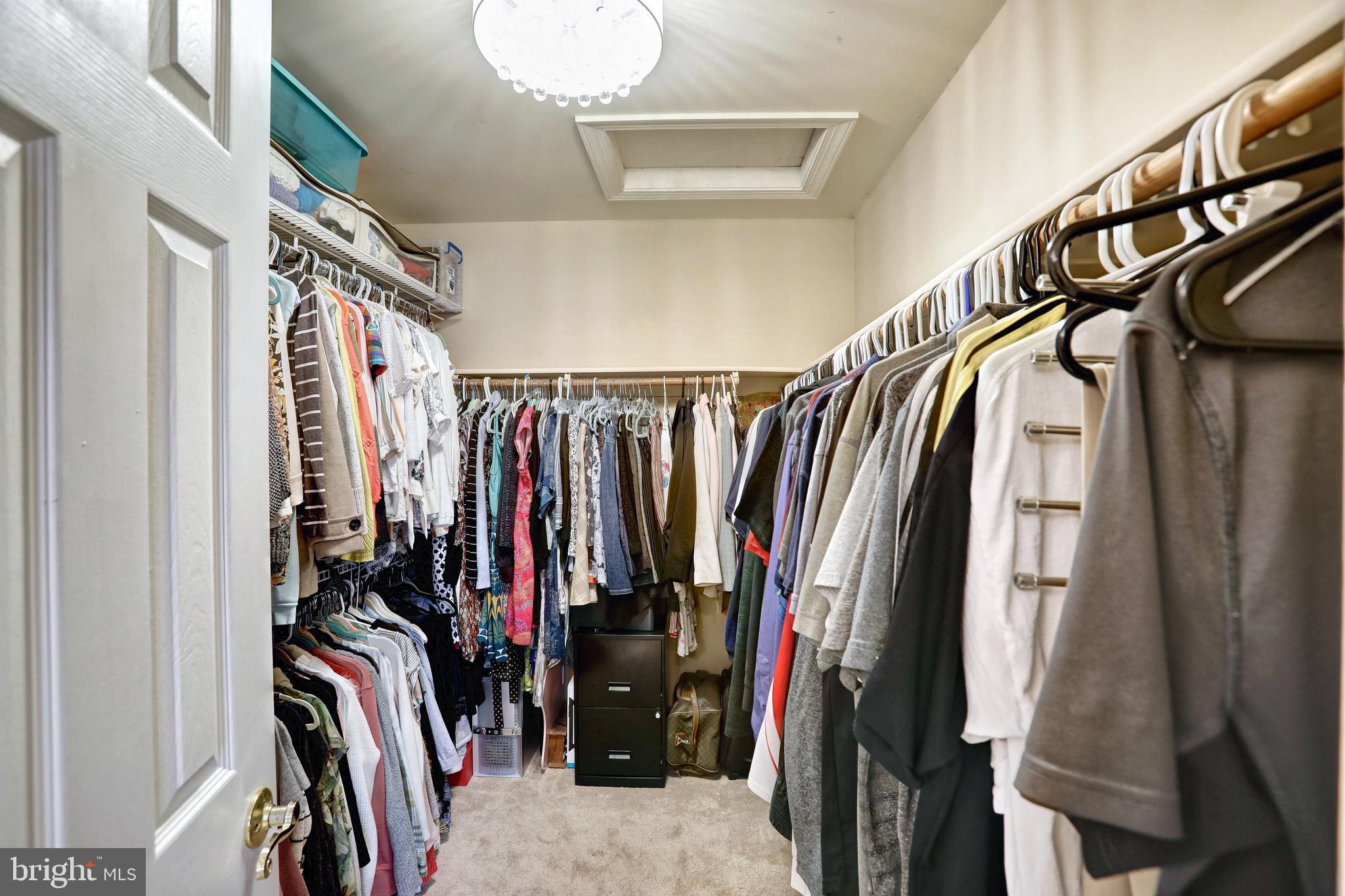 ASHBURN VILLAGE - Residential