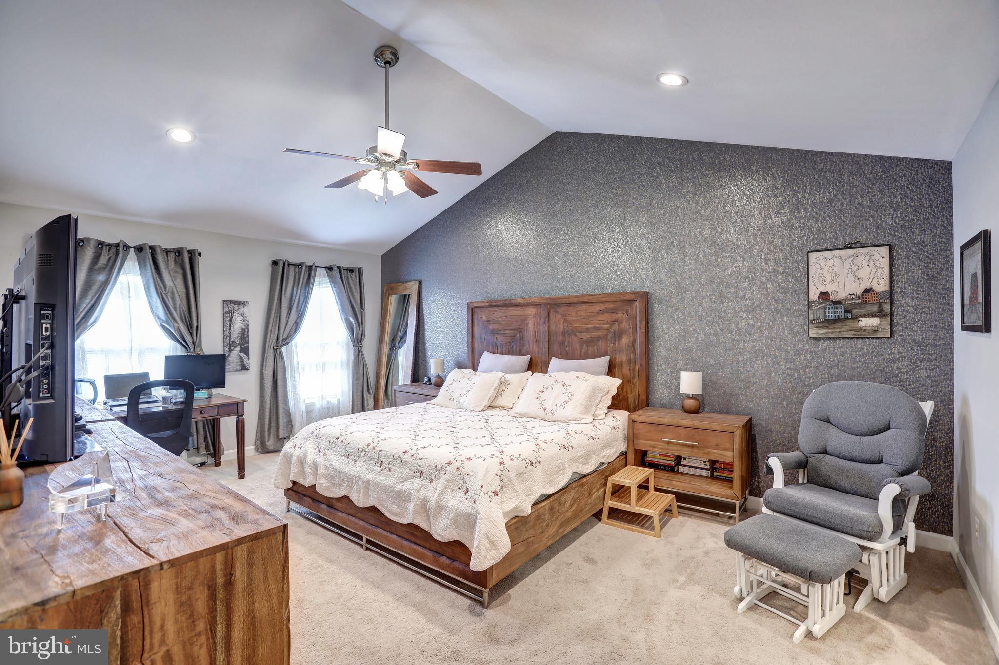 ASHBURN VILLAGE - Residential