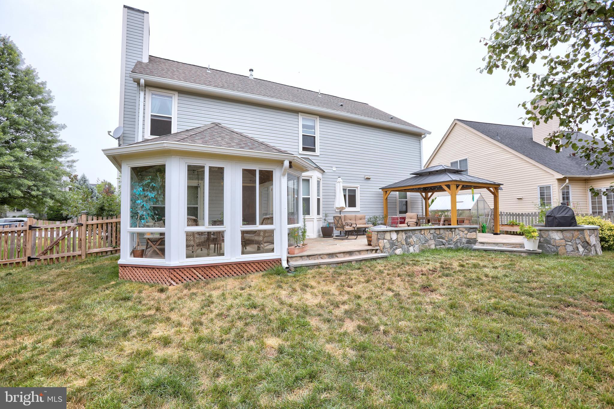 ASHBURN VILLAGE - Residential