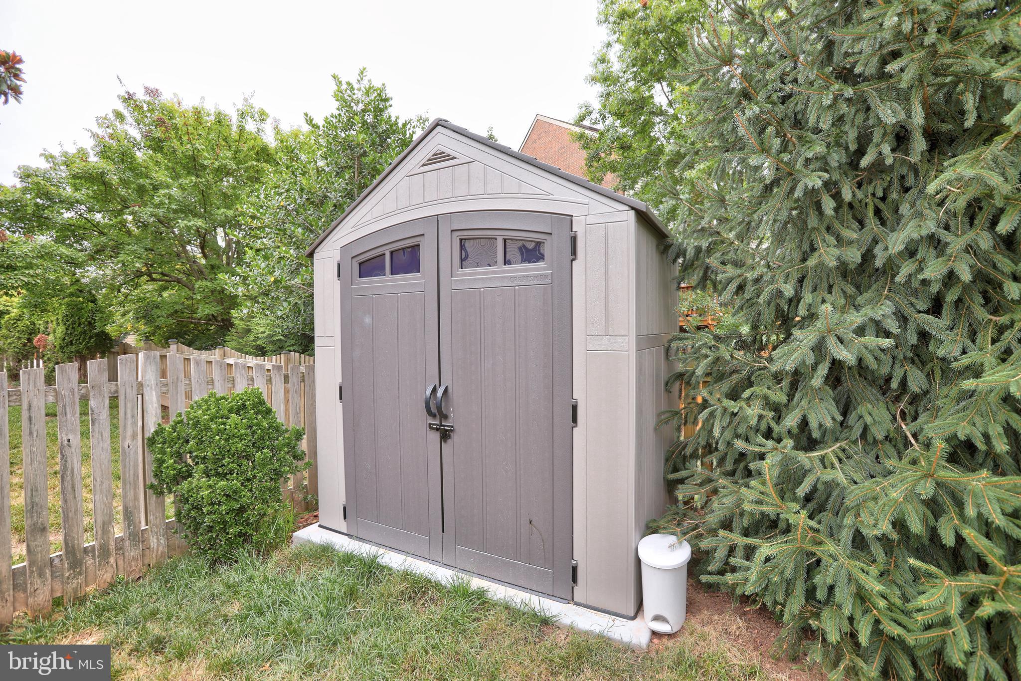 ASHBURN VILLAGE - Residential