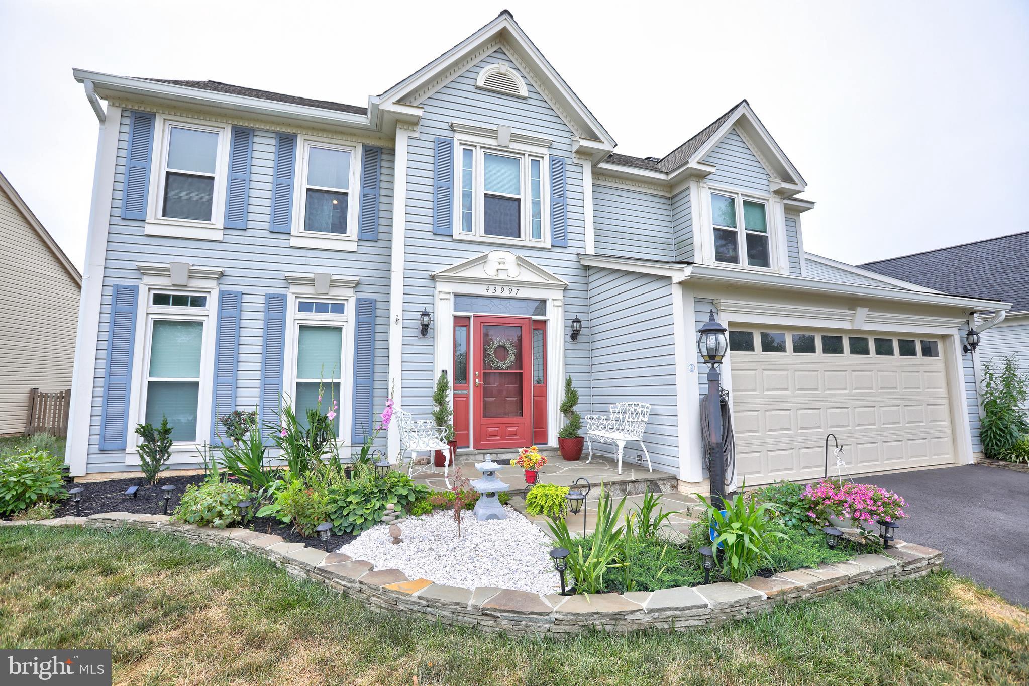 ASHBURN VILLAGE - Residential