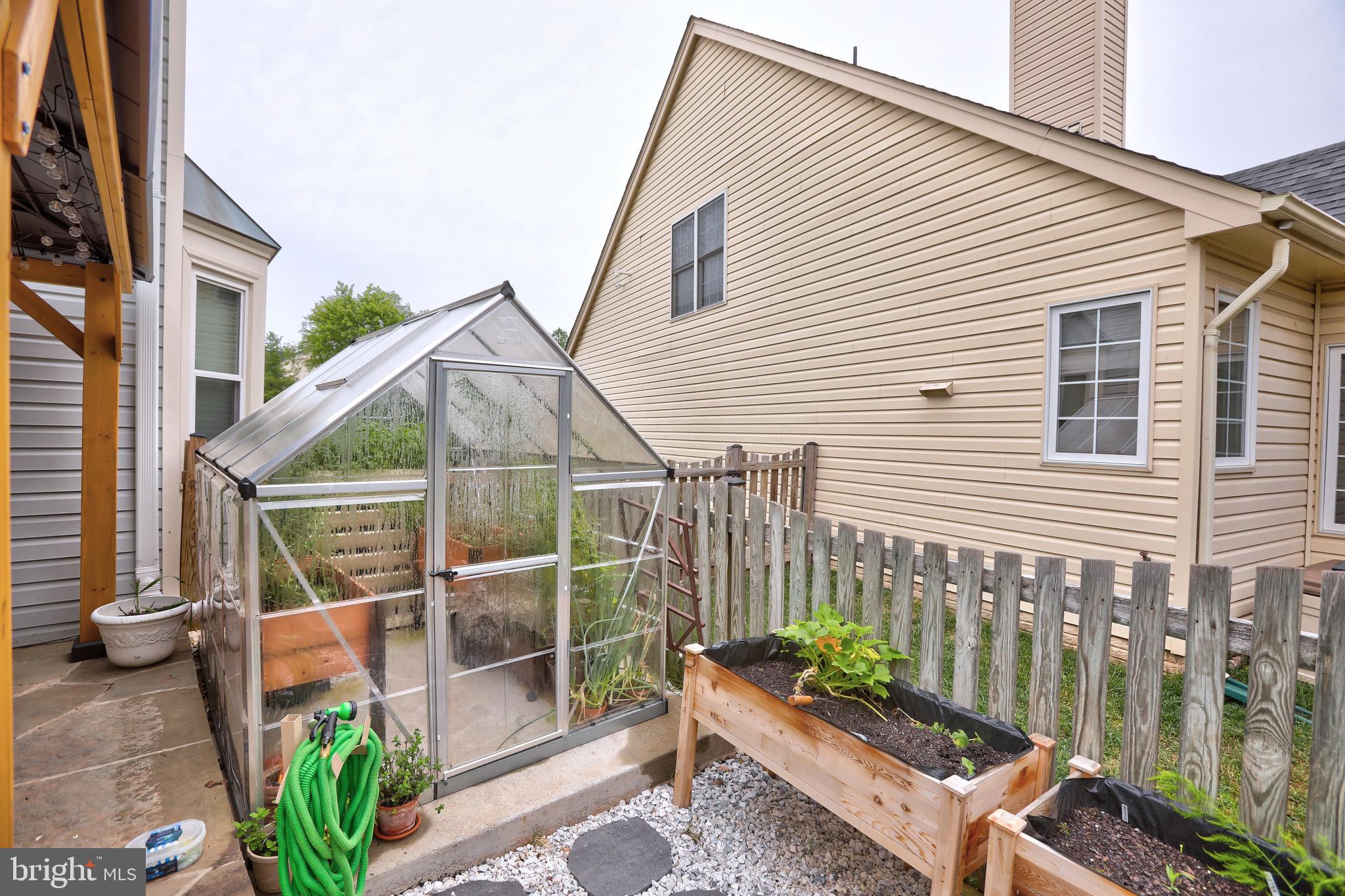 ASHBURN VILLAGE - Residential