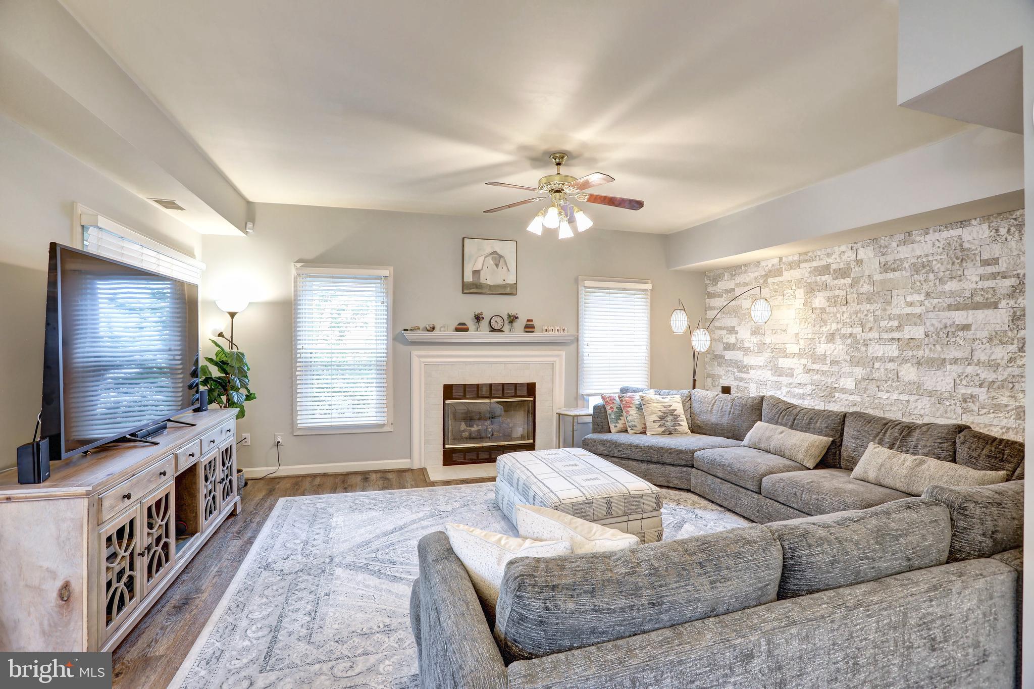 ASHBURN VILLAGE - Residential