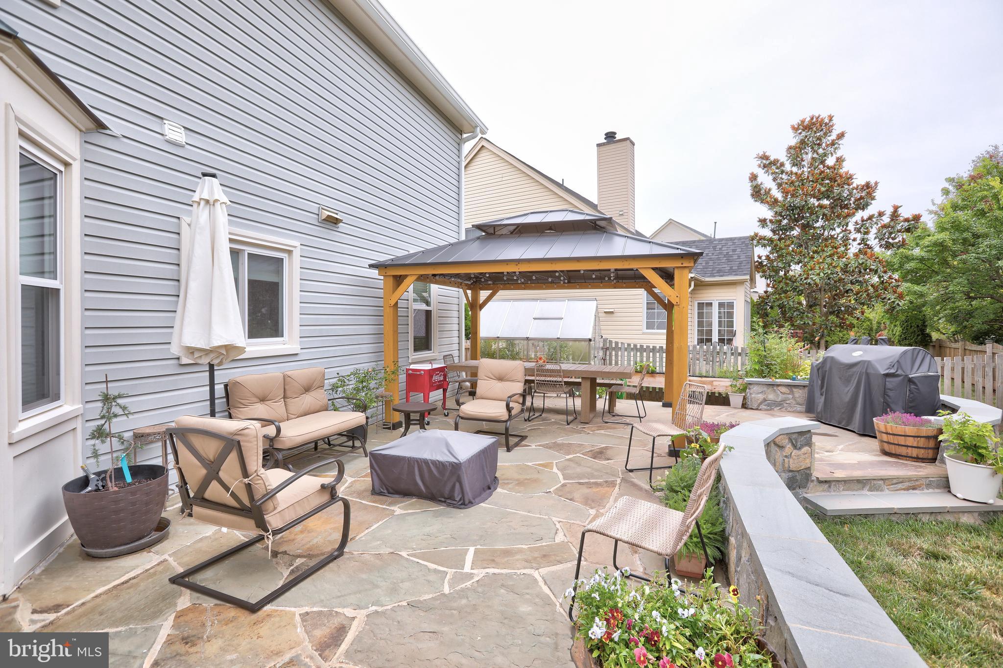 ASHBURN VILLAGE - Residential