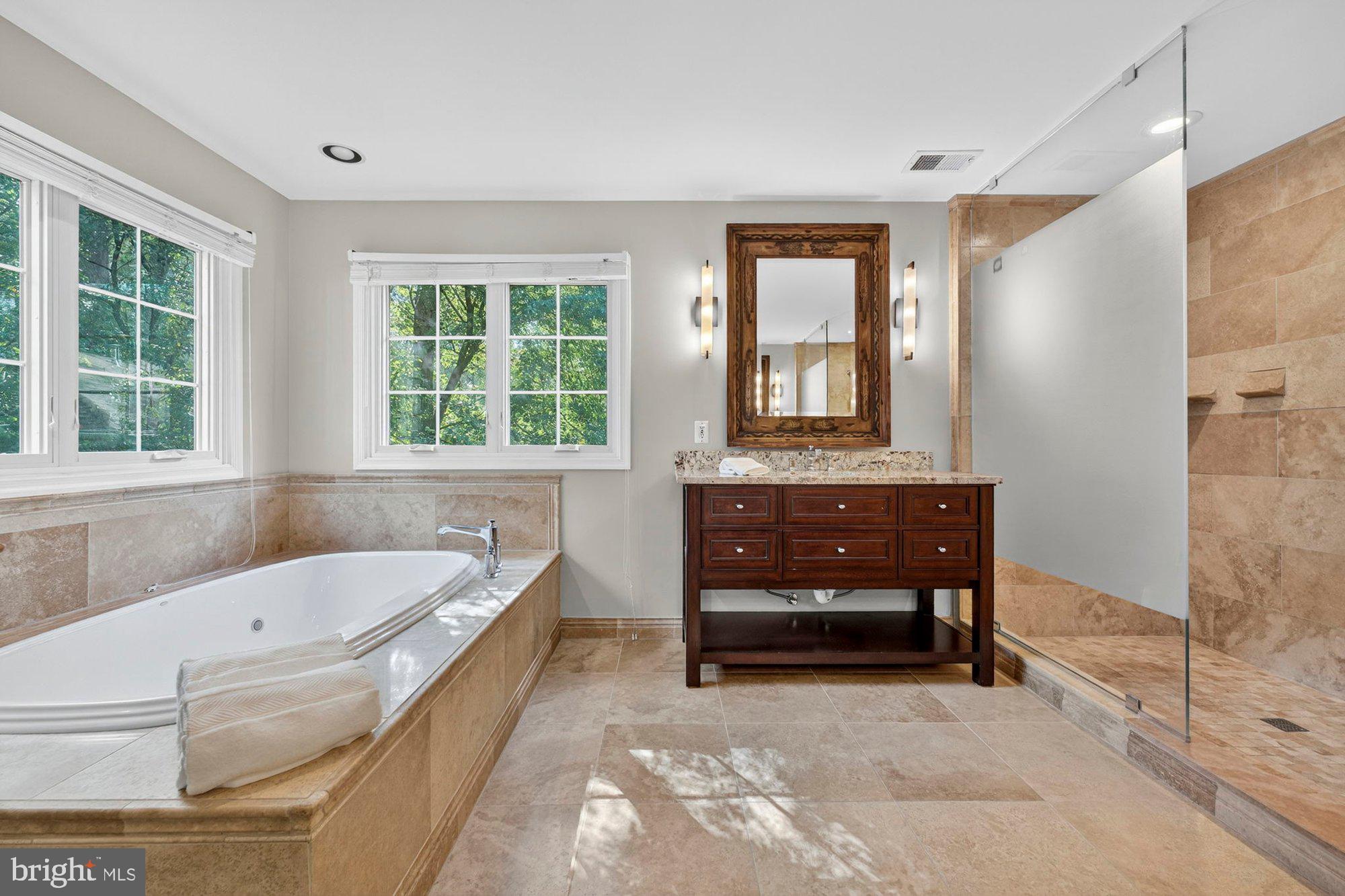 3300 LAUREN OAKS COURT