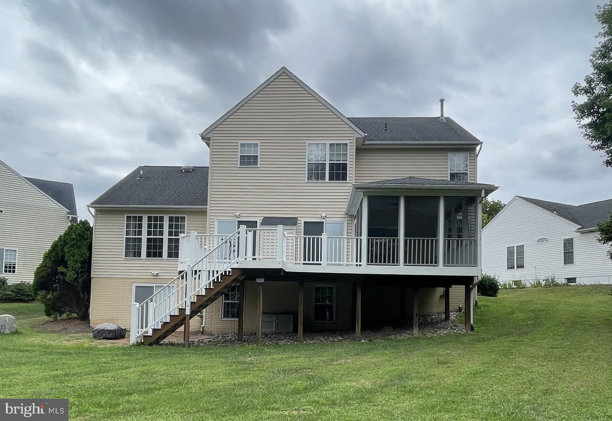 CLOVER HILL III - Residential Lease