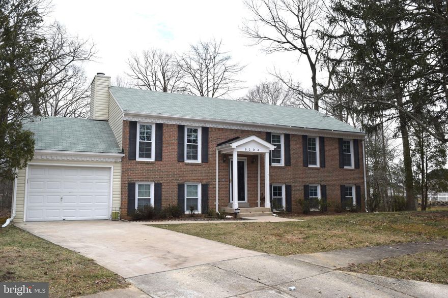 READY FOR THE NEW OWNER AND IN MOVE IN CONDITIONS, TO INCLUDE, NEW ROOF, FAIRLY NEW HVAC, GRANITE COUNTERTOPS. HARDWOOD FLOORS AND A BIG FLAT YARD.