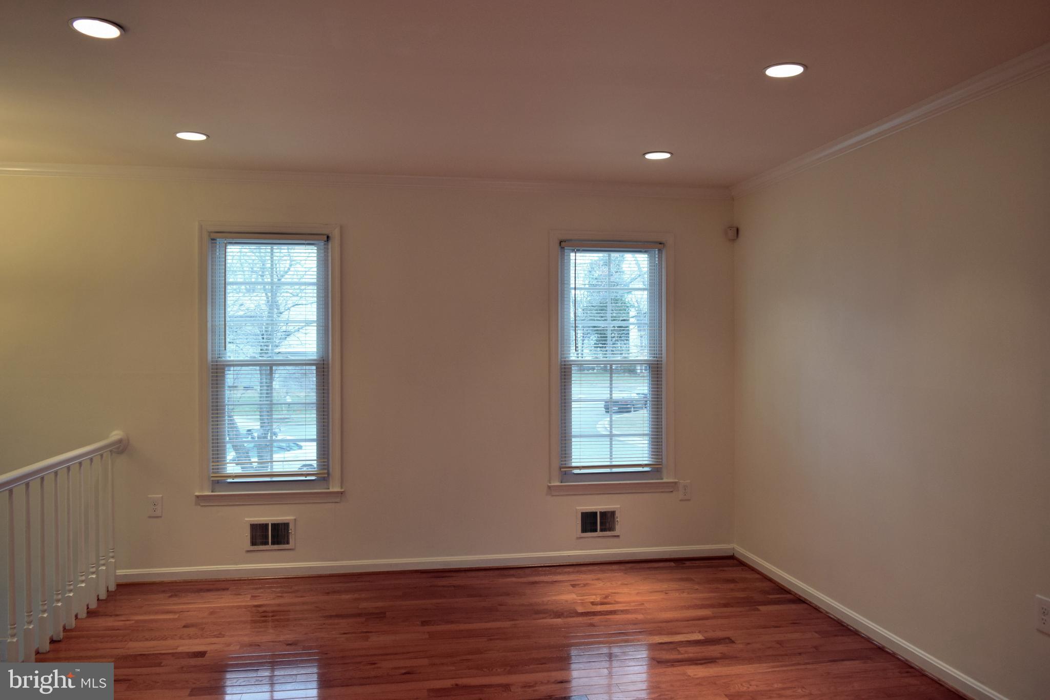 FORT WASHINGTON - Residential