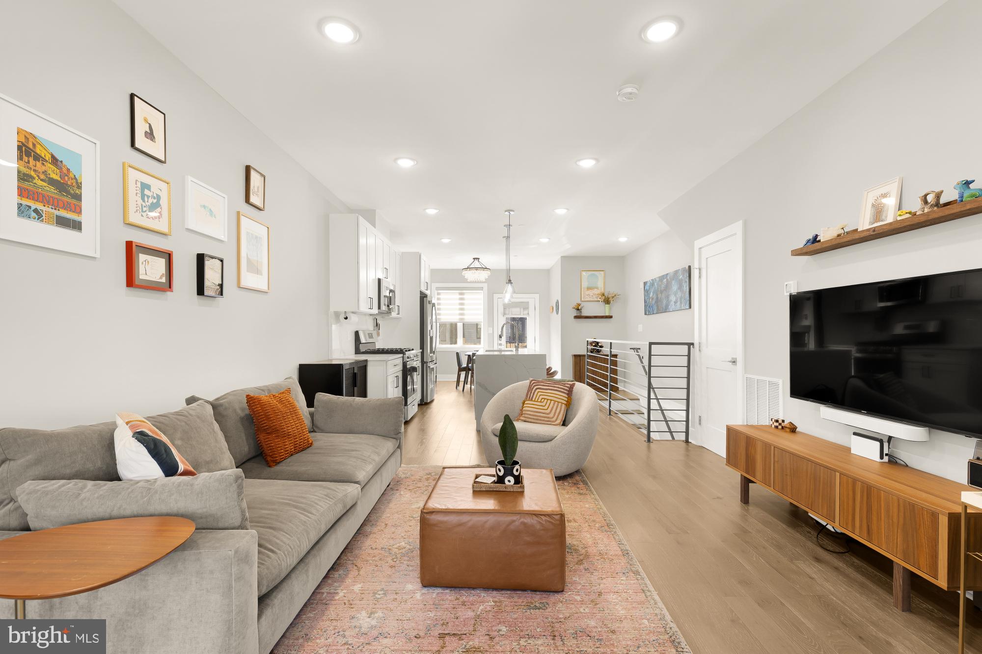 1105 QUEEN STREET NE 1