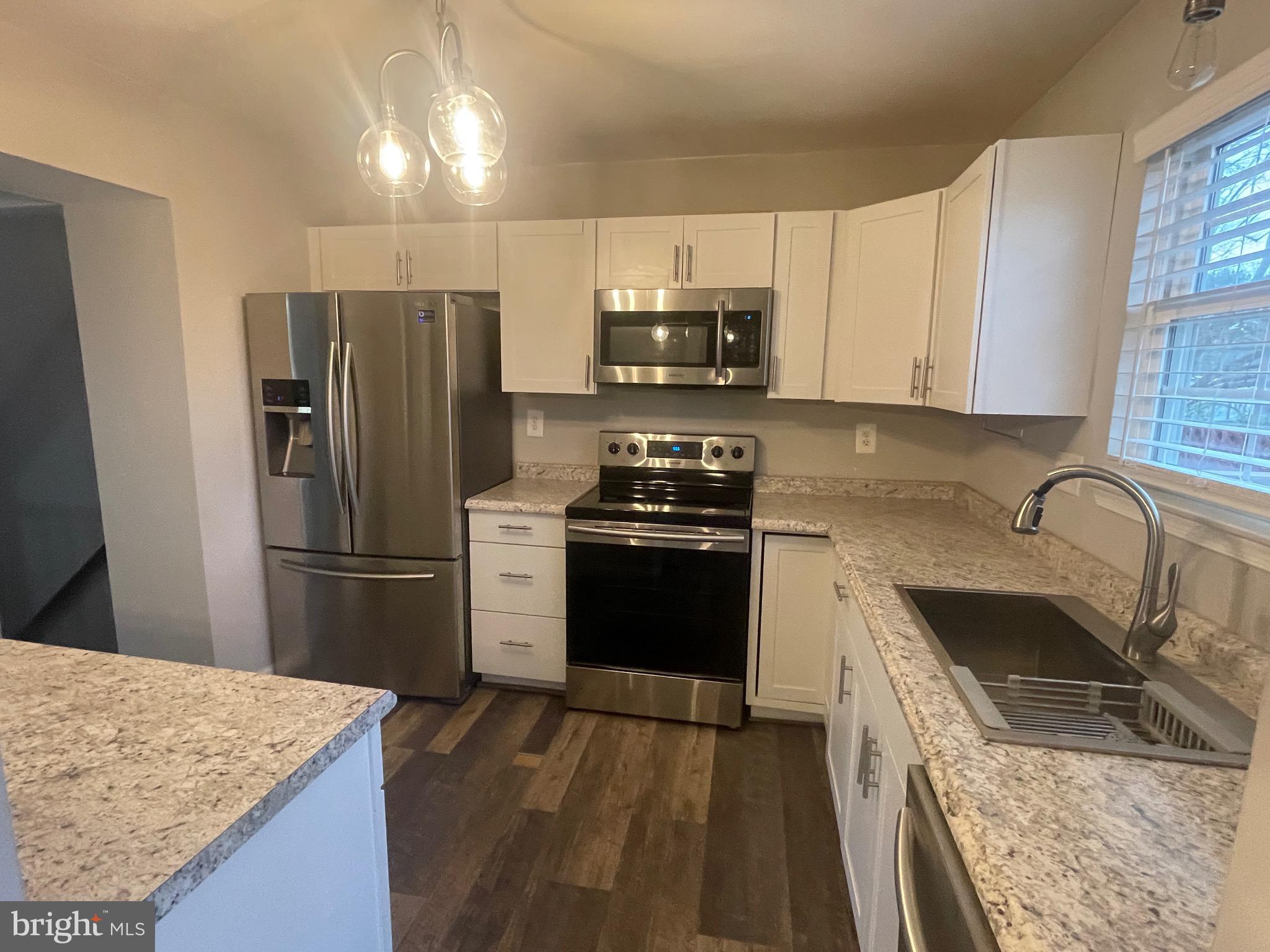 LAKE VILLAGE MANOR - Residential Lease