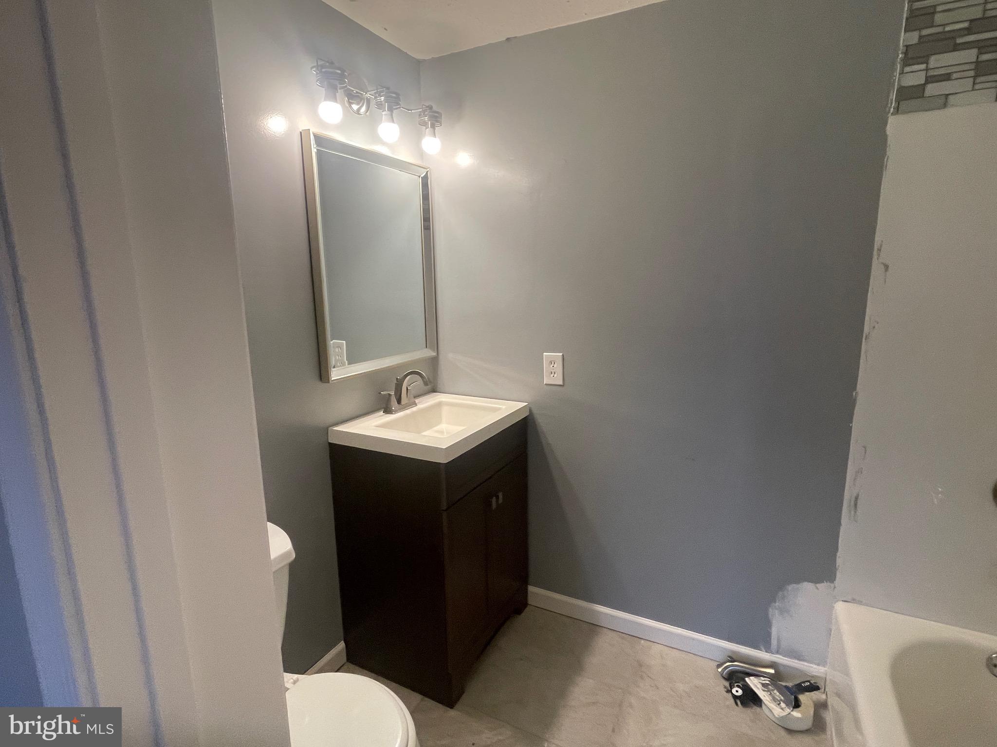 LAKE VILLAGE MANOR - Residential Lease