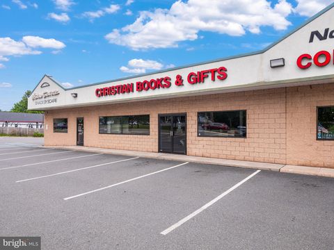 Photo of 142 Shoemaker Road #D, POTTSTOWN, PA 19464 (MLS # PAMC2149954)