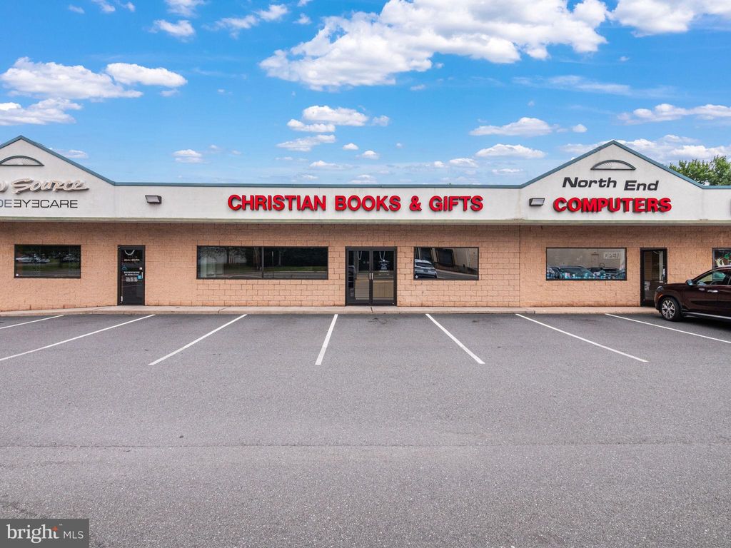 Photo of 142 Shoemaker Road #D, POTTSTOWN, PA 19464 (MLS # PAMC2149954)