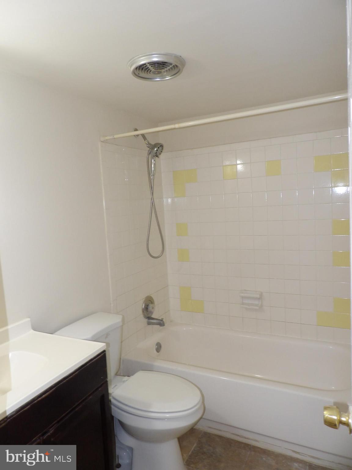 DALE CITY - Residential Lease