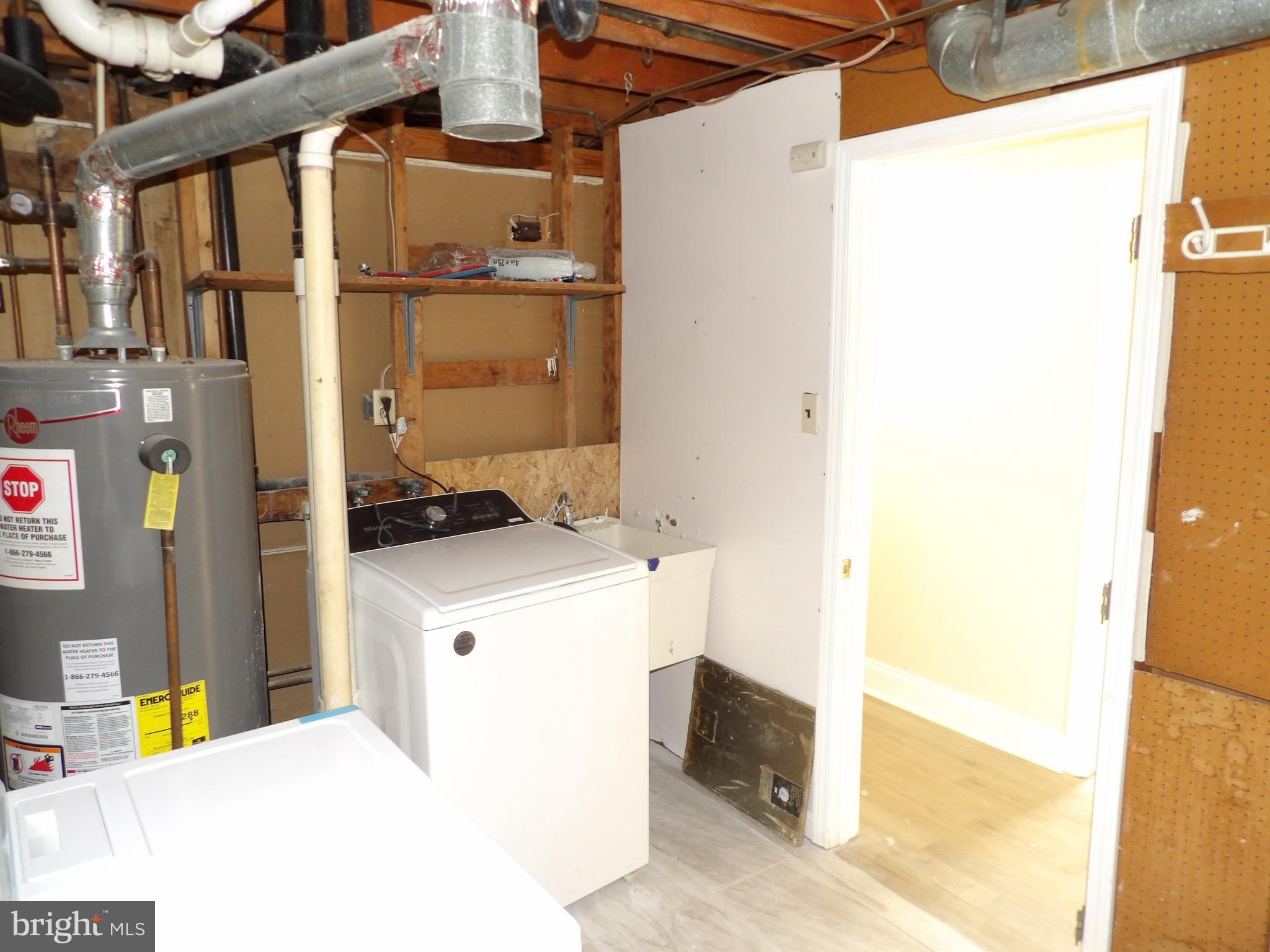 DALE CITY - Residential Lease