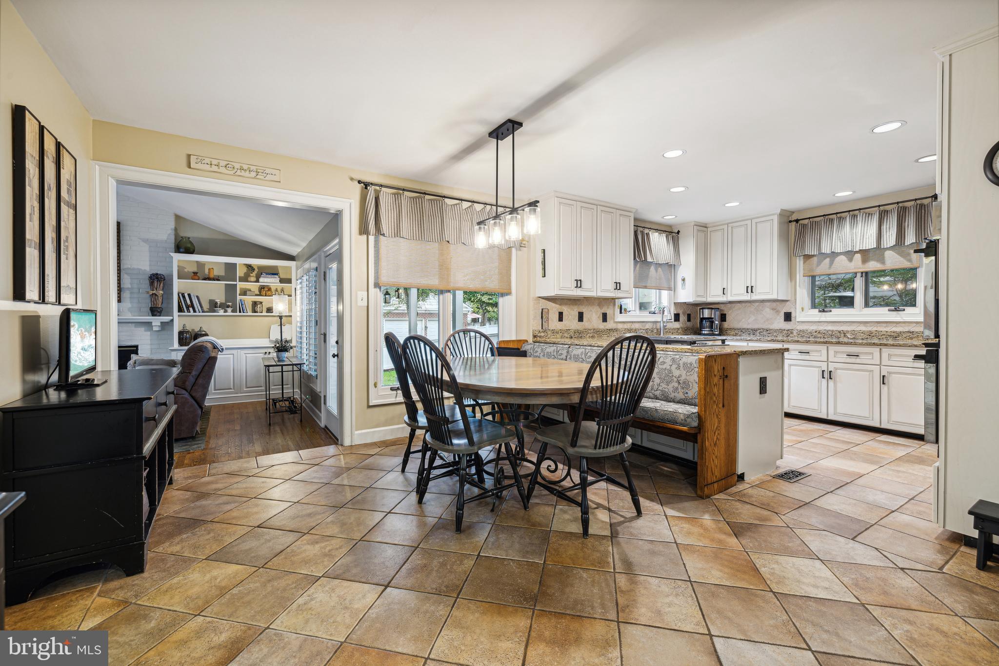 KENTLANDS - Residential