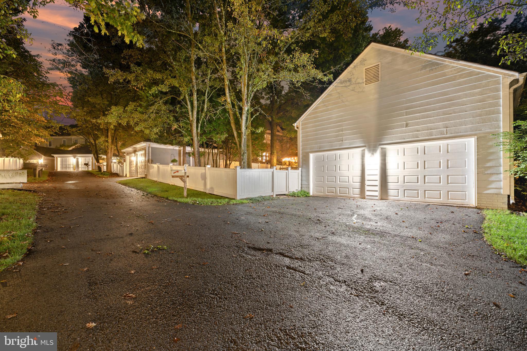 KENTLANDS - Residential