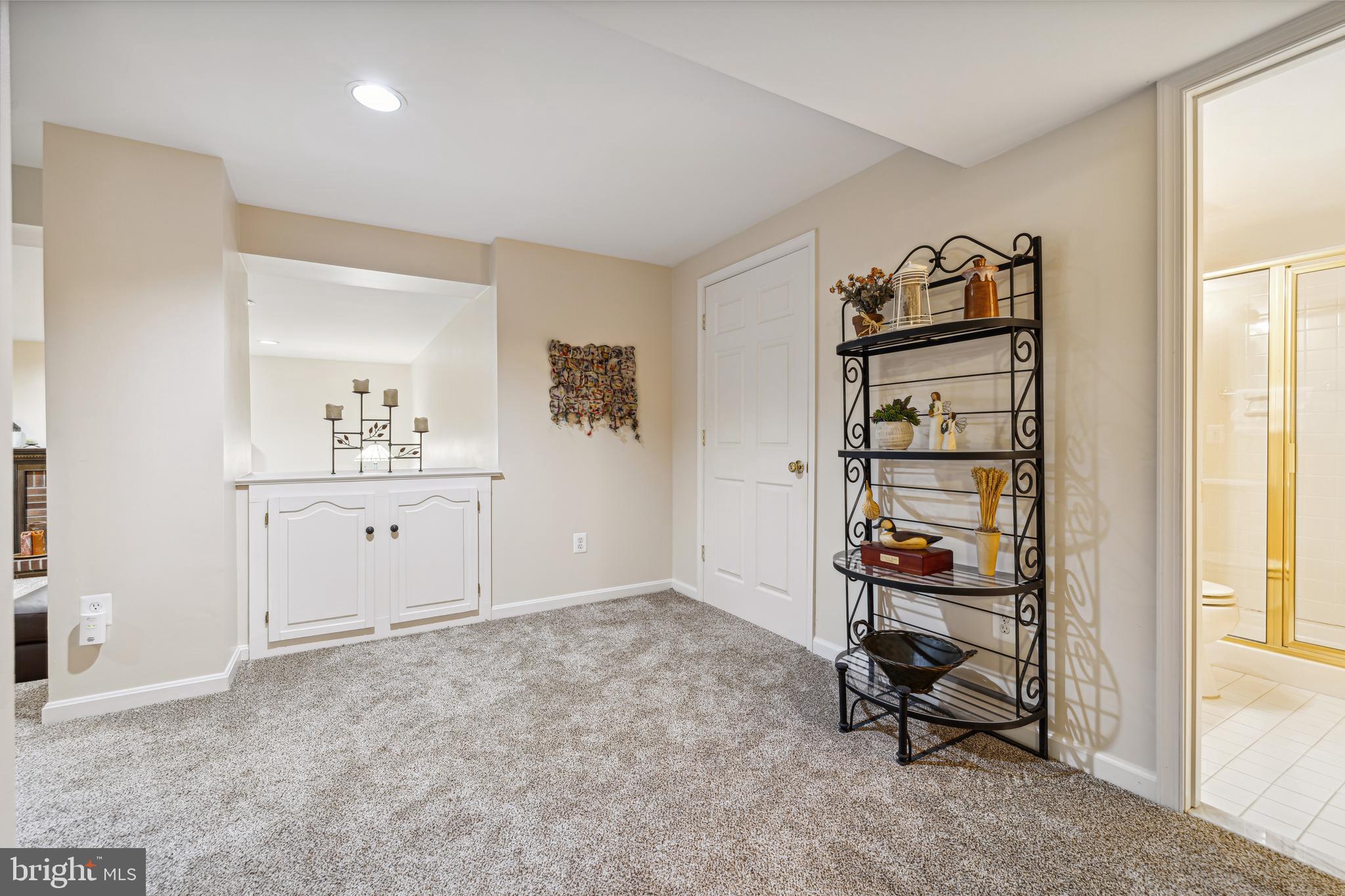 KENTLANDS - Residential