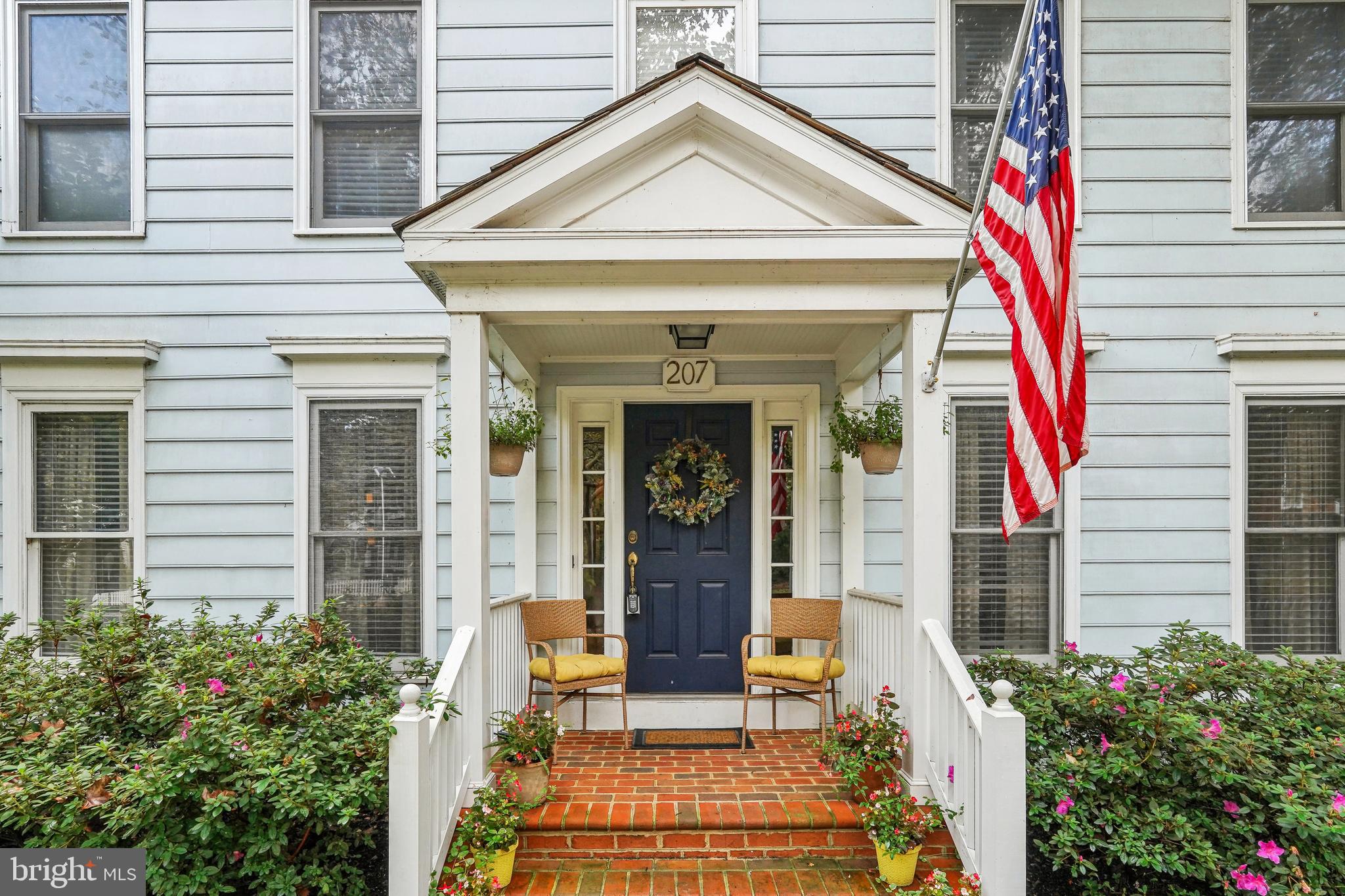 207 TSCHIFFELY SQUARE ROAD