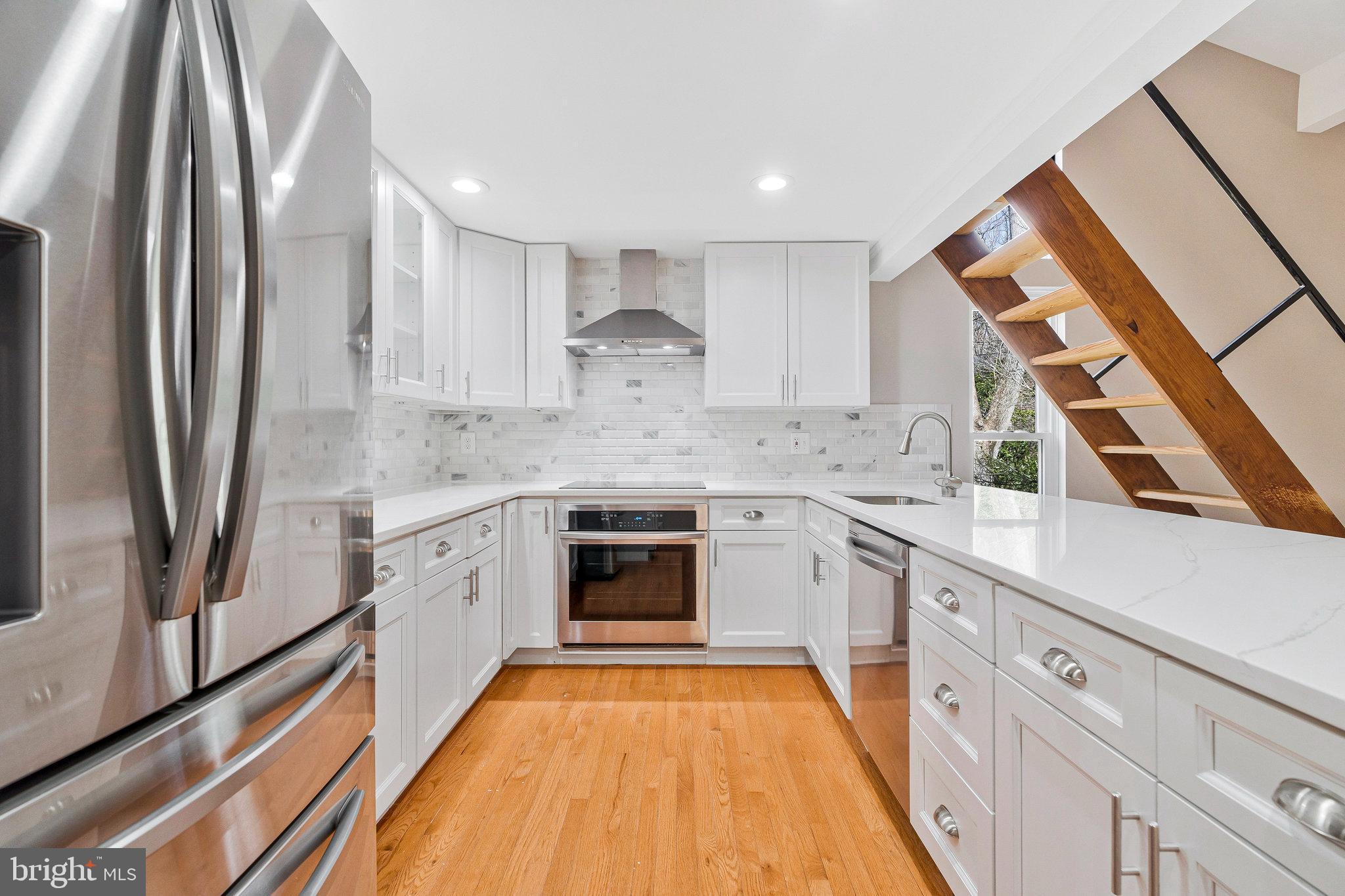 LEXINGTON ESTATES - Residential