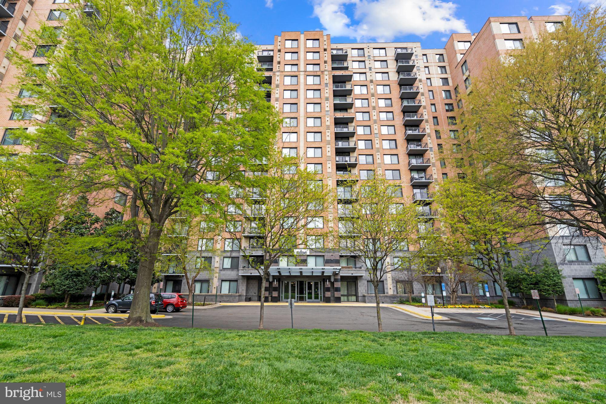 MIDTOWN ALEXANDRIA STATION CONDOMINIUM - Residential